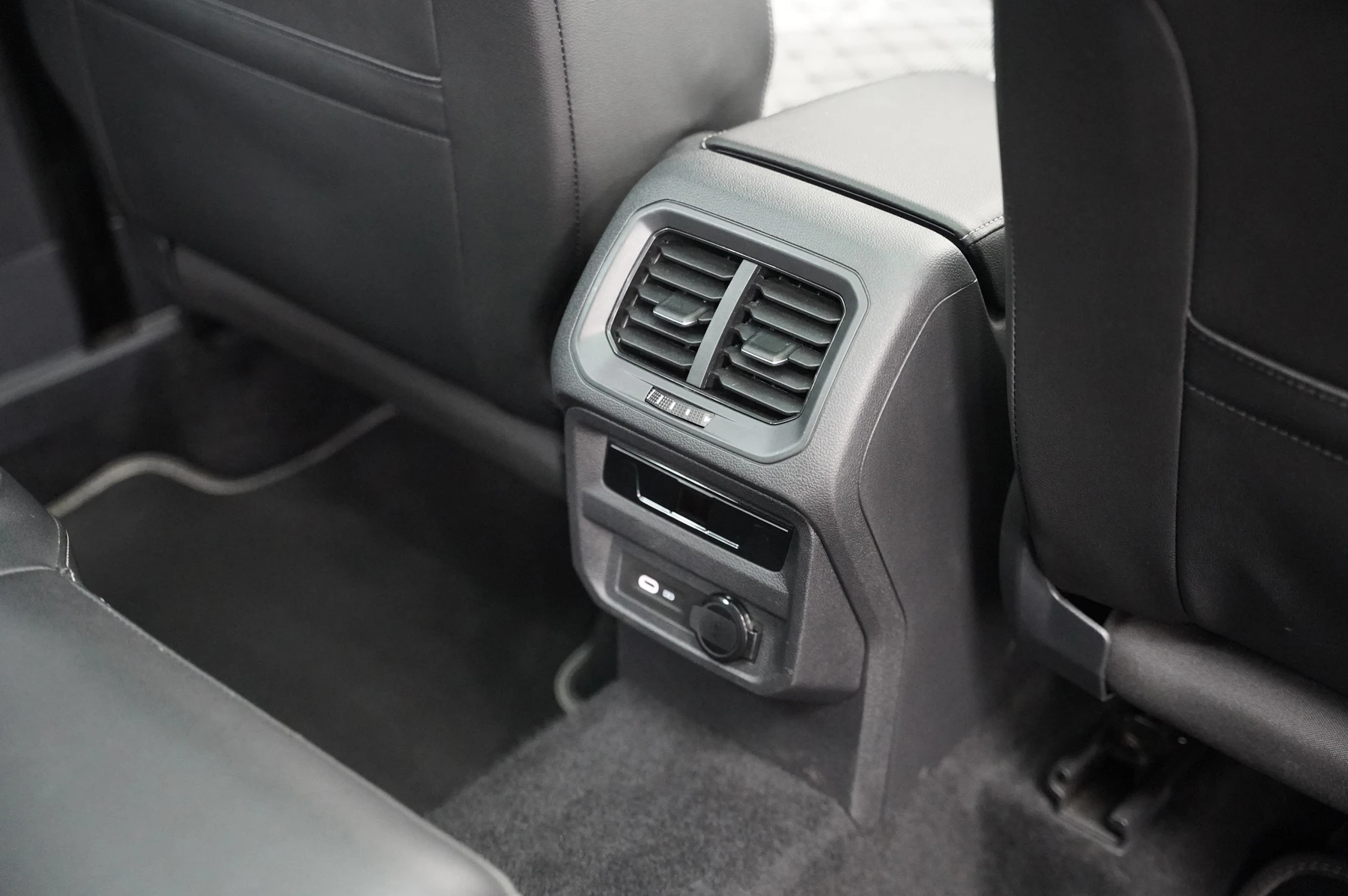 Volkswagen-Tiguan Allspace-image-32