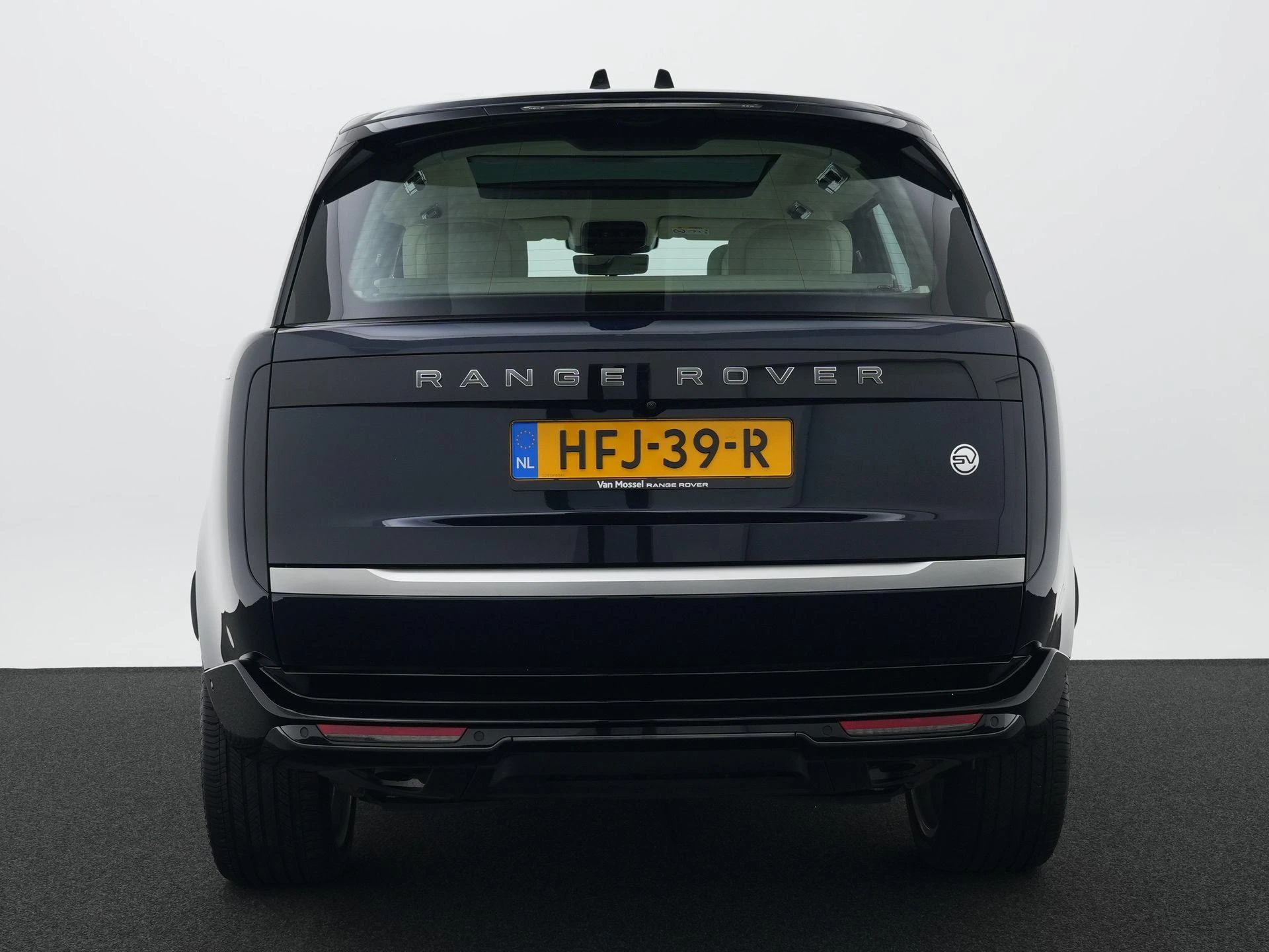 Land Rover-Range Rover-image-4