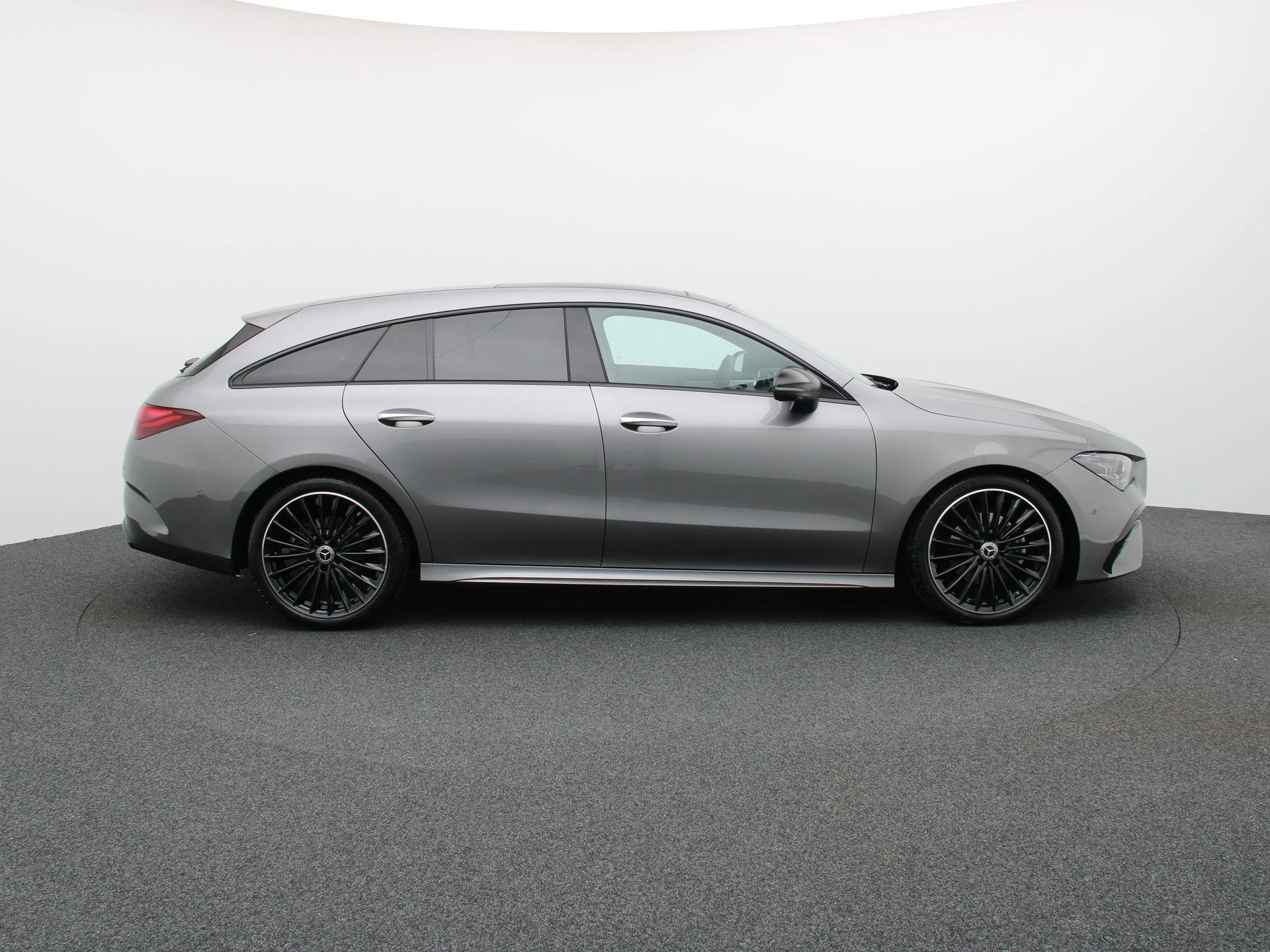 Mercedes-Benz-CLA-image-5