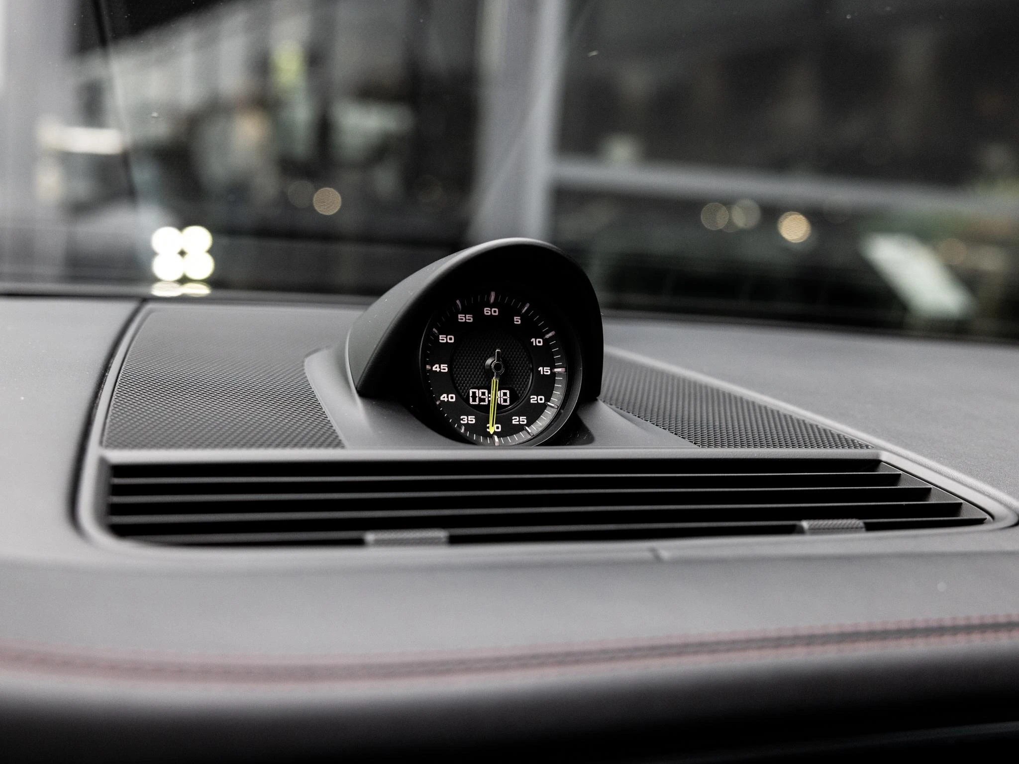 Porsche-Panamera-image-40