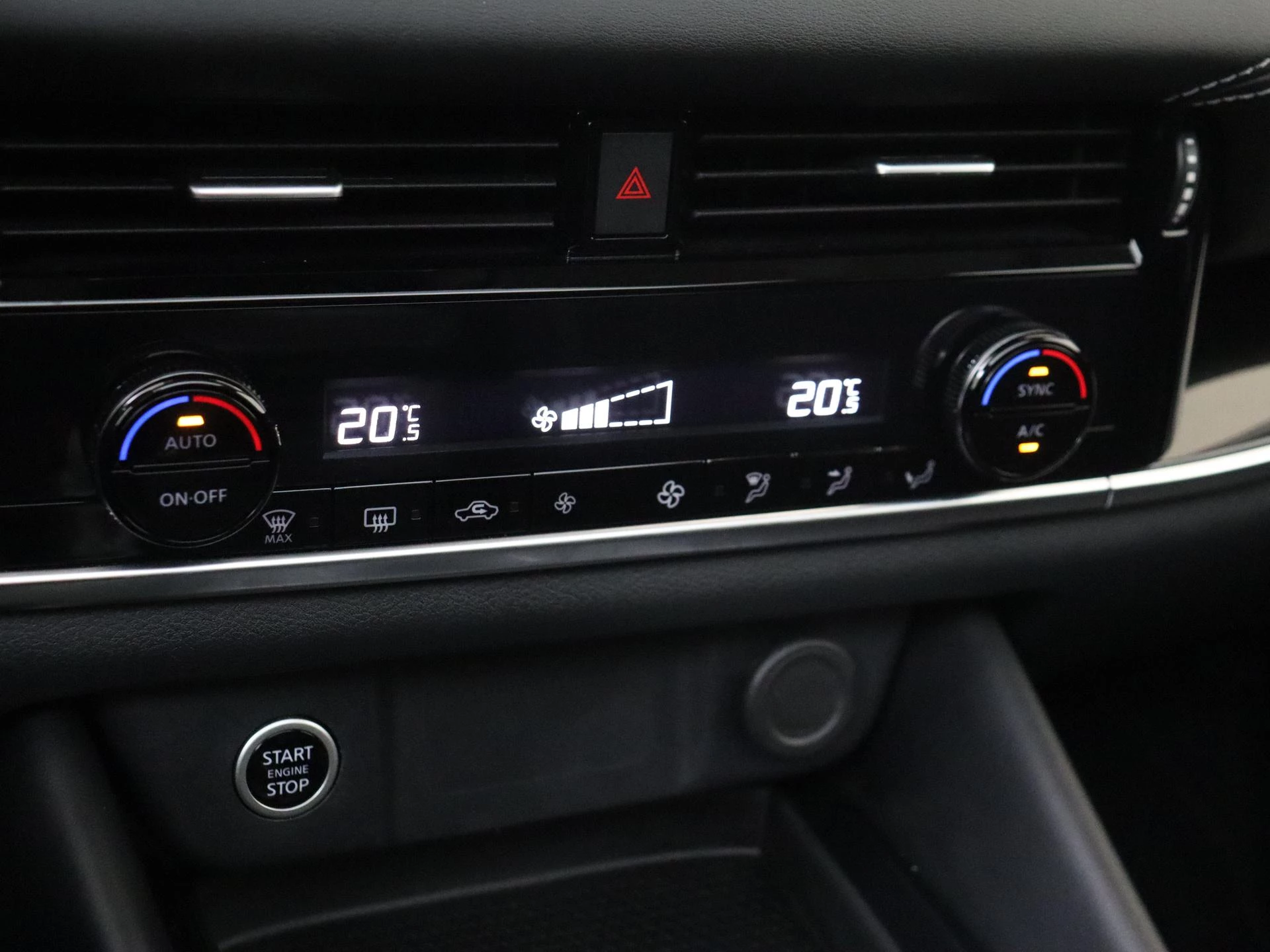 Nissan-QASHQAI-image-18