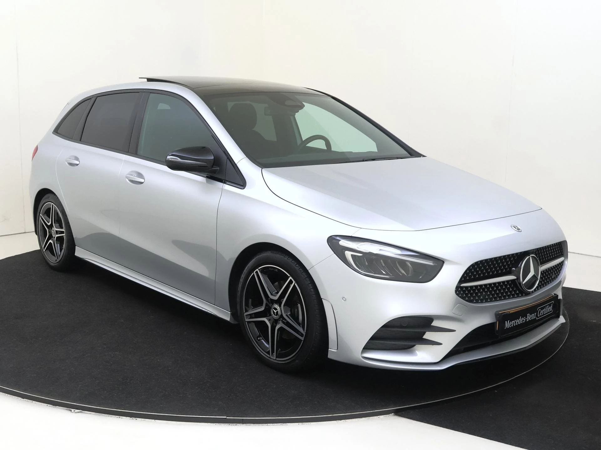 Mercedes-Benz-B-Klasse-image-1