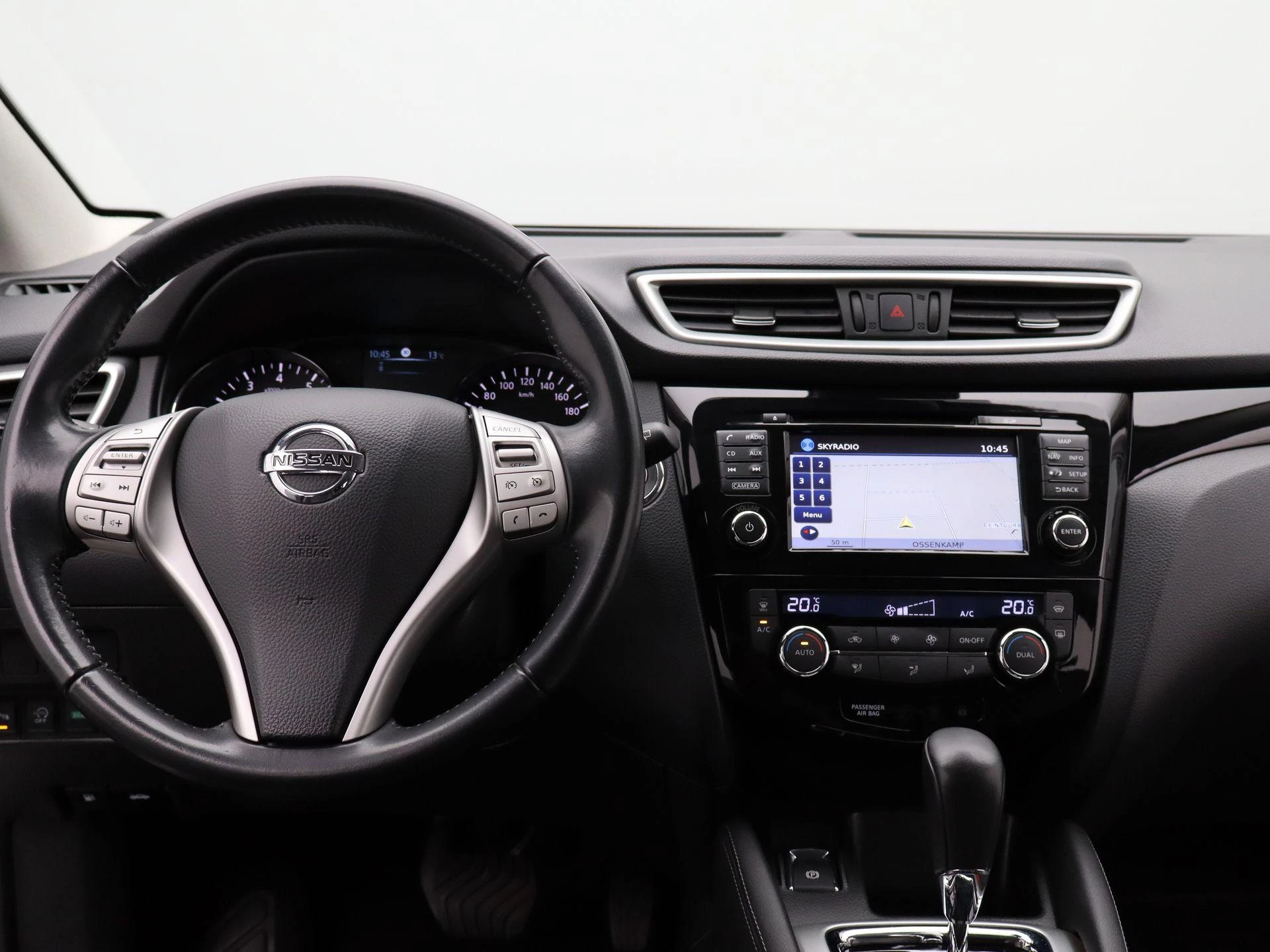 Nissan-QASHQAI-image-12