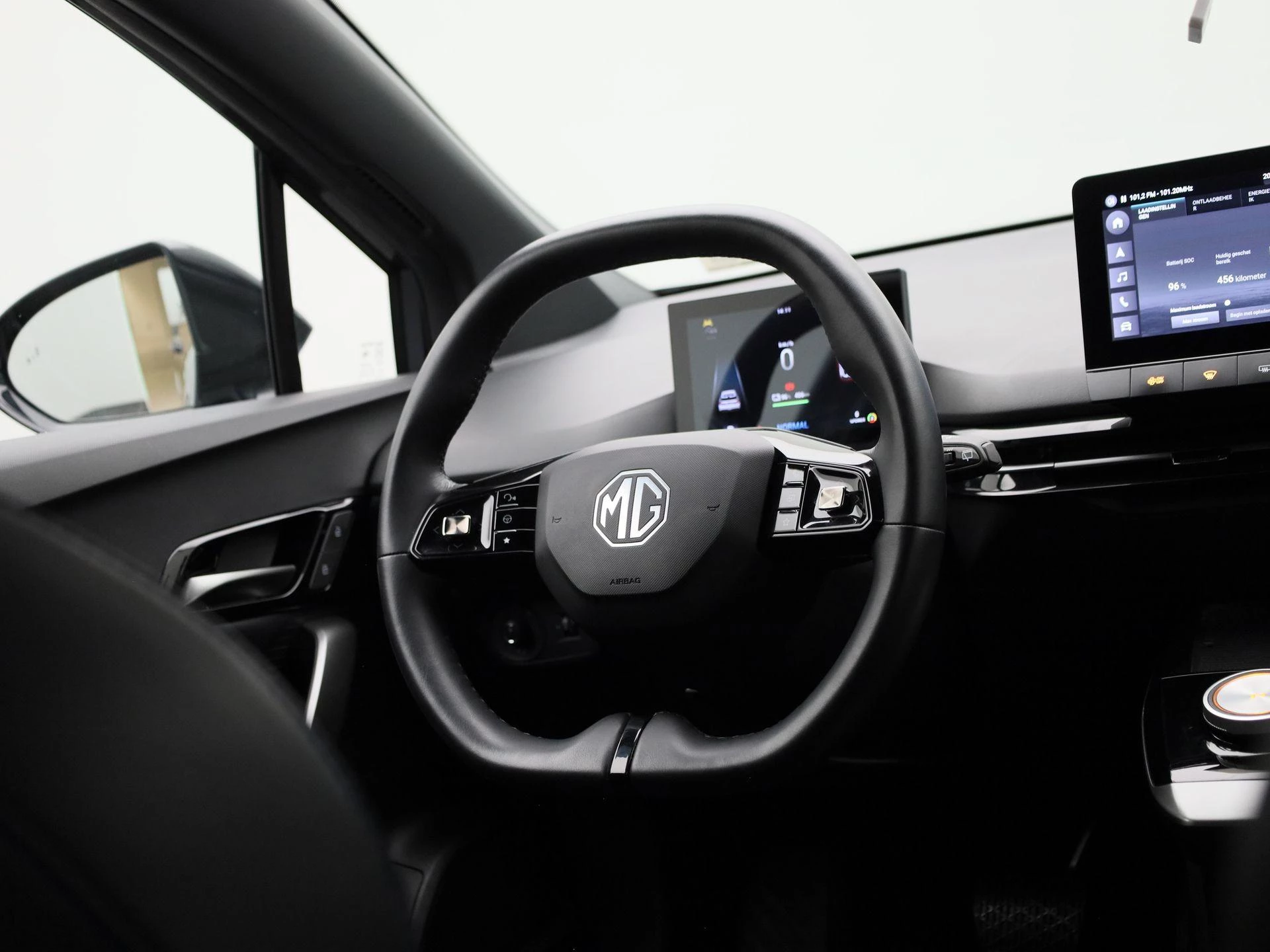 MG MG4 64 kWh Luxury