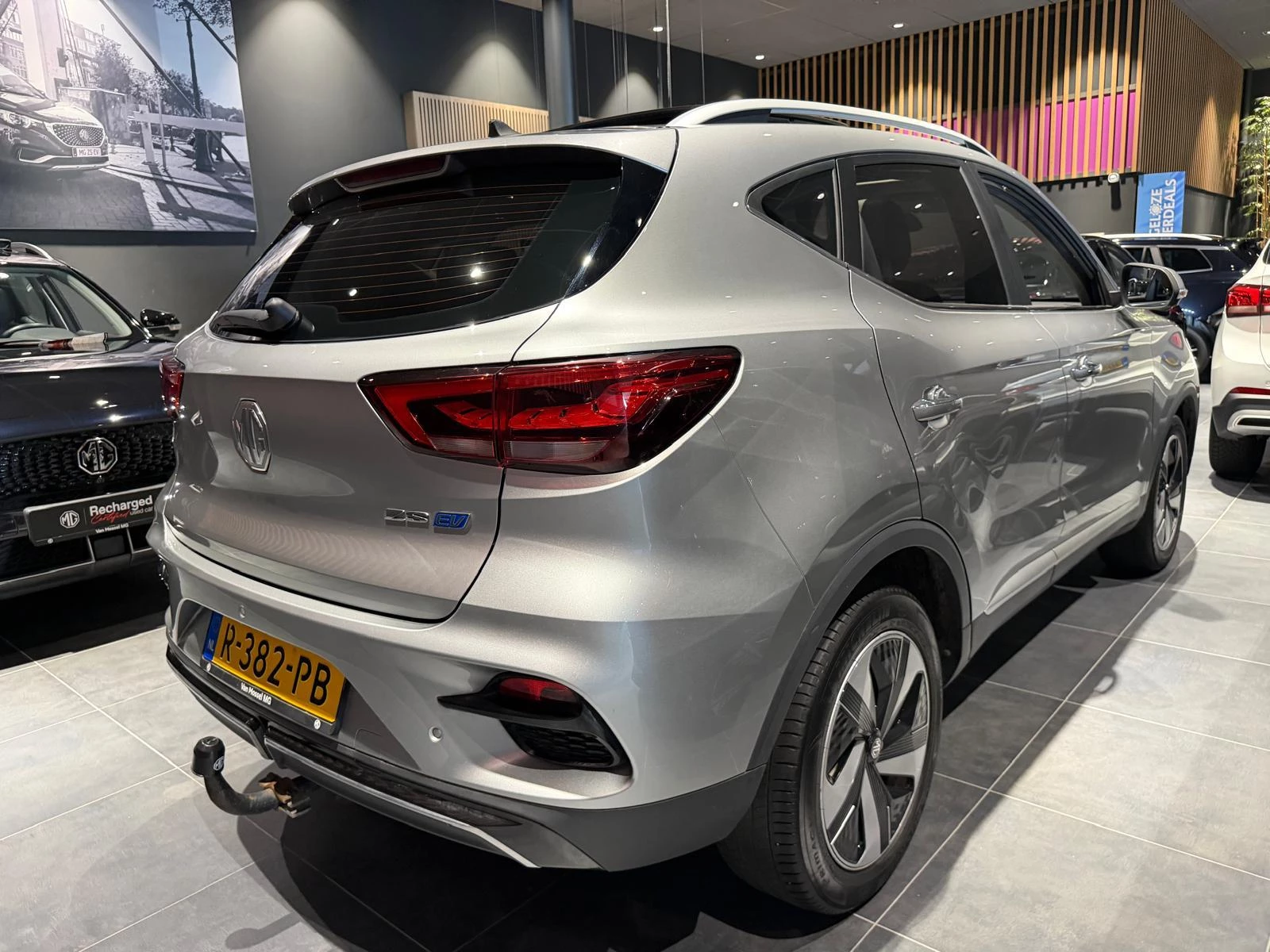MG ZS EV Long Range Luxury 70 kWh