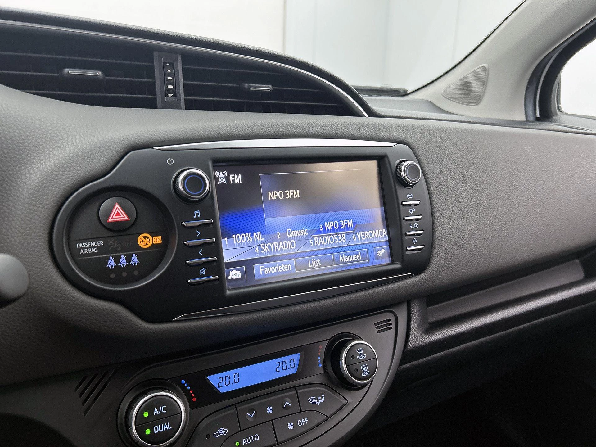 Toyota-Yaris-image-26
