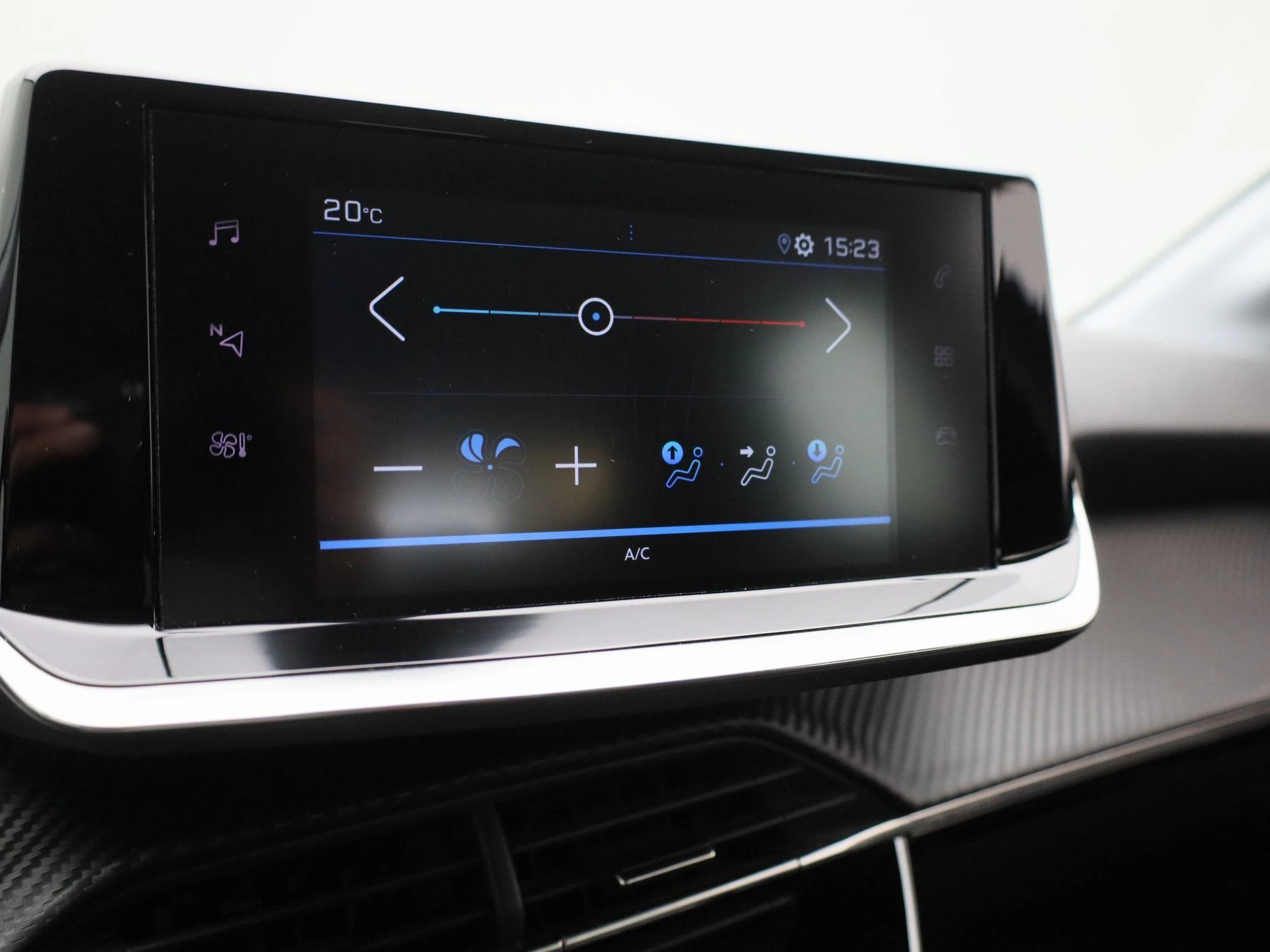 Peugeot-208-image-21