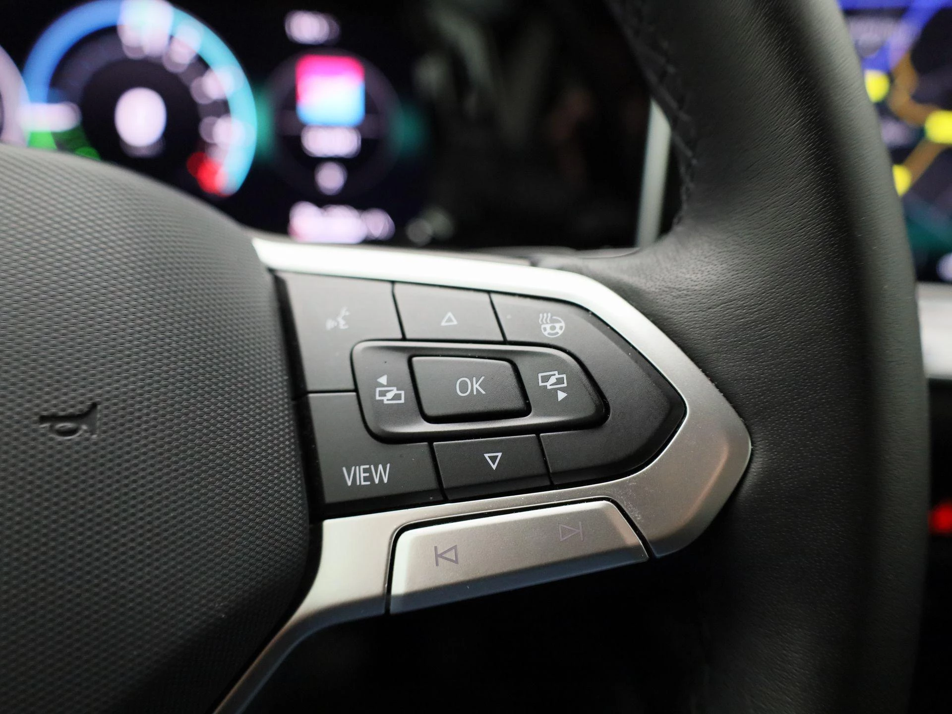 Volkswagen-Golf-image-18