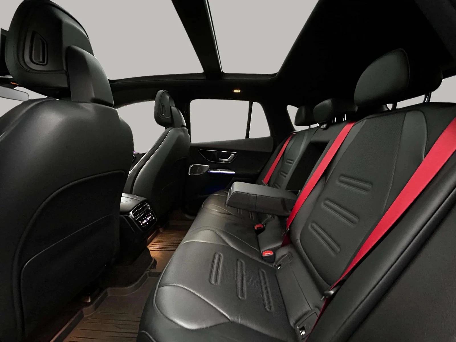 Mercedes-Benz-EQE-image-14