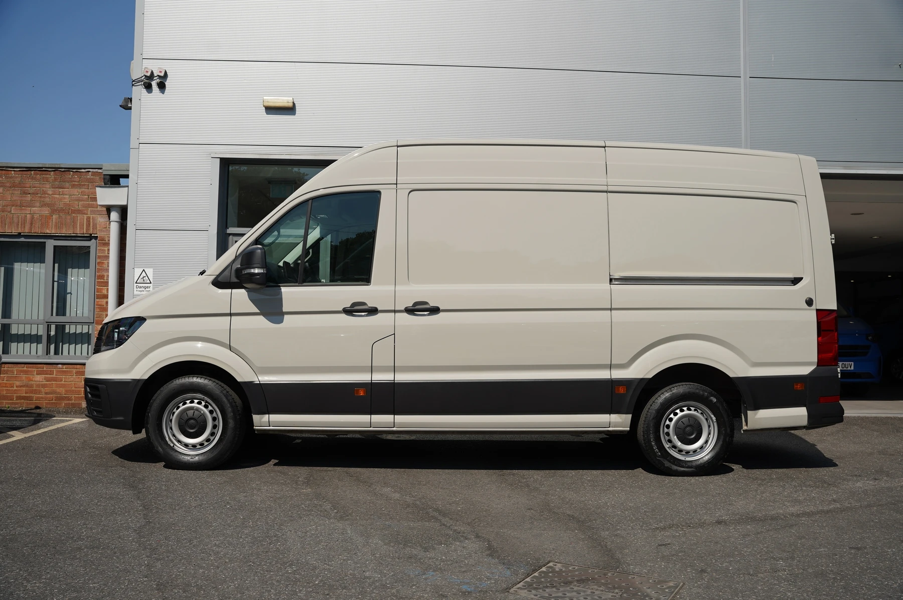 Volkswagen-Crafter-image-12