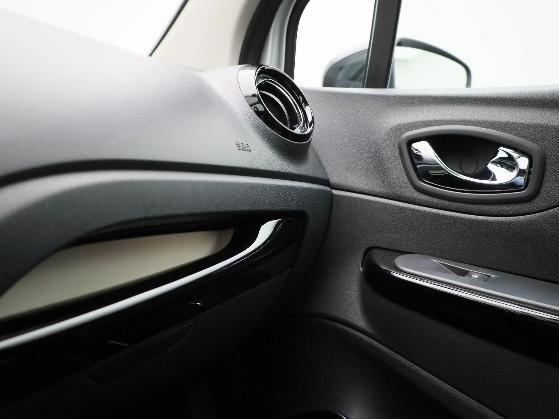 Renault-Captur-image-22