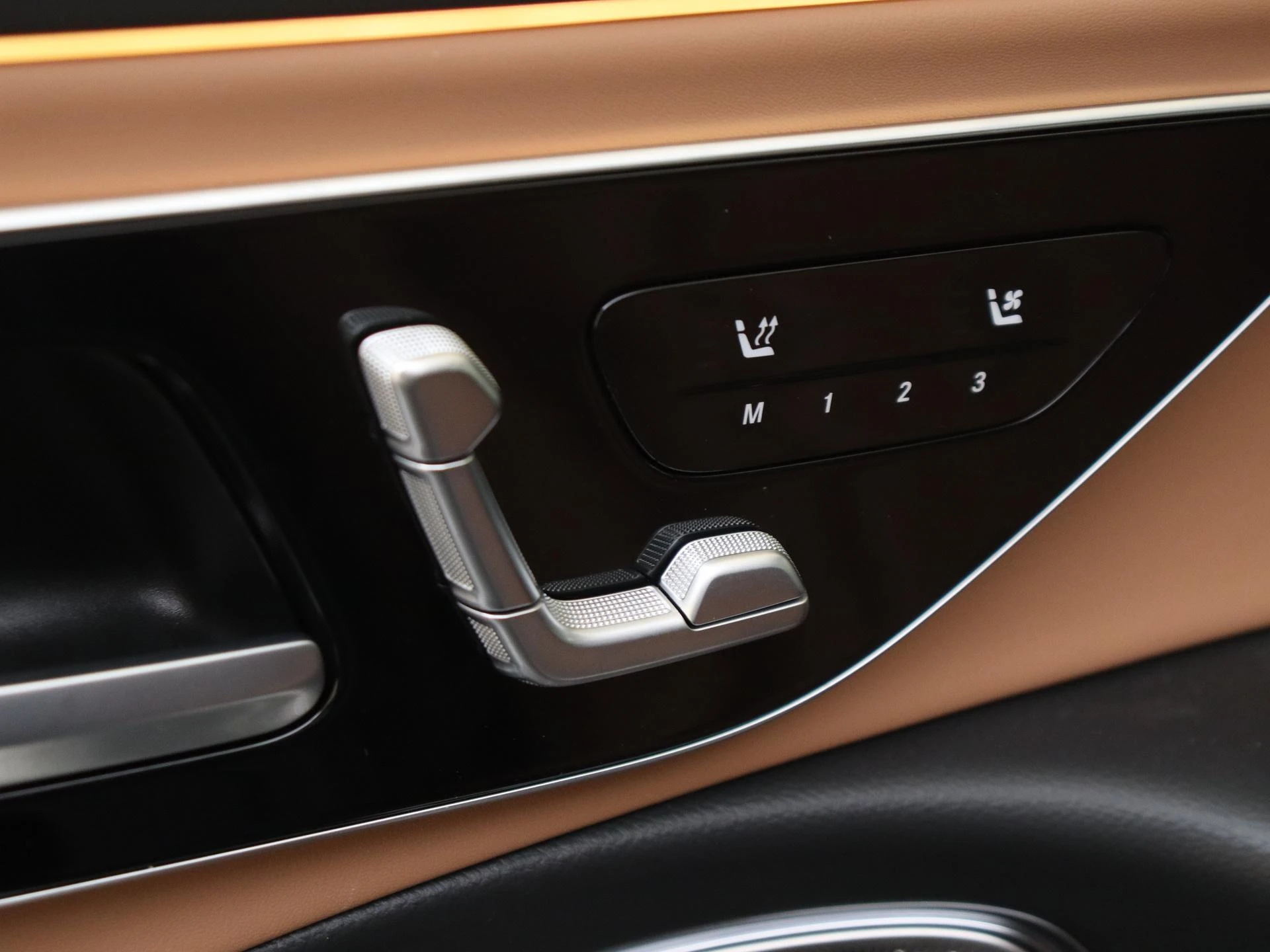 Mercedes-Benz-E-Klasse-image-24
