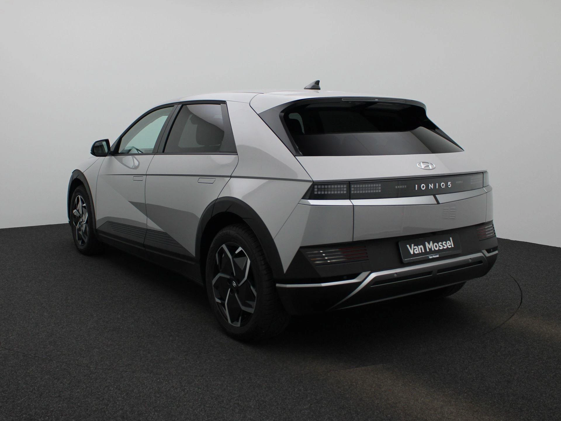 Hyundai-IONIQ 5-image-1