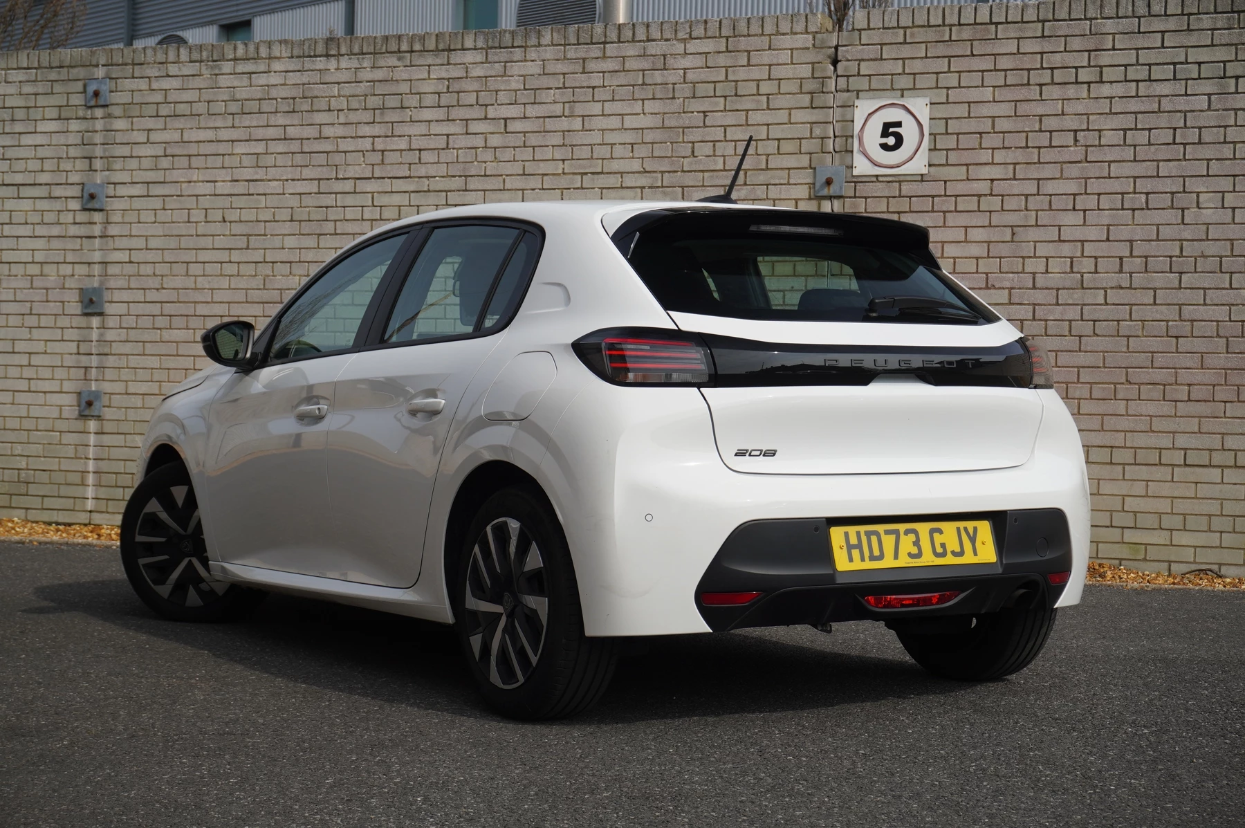 Peugeot-208-image-2