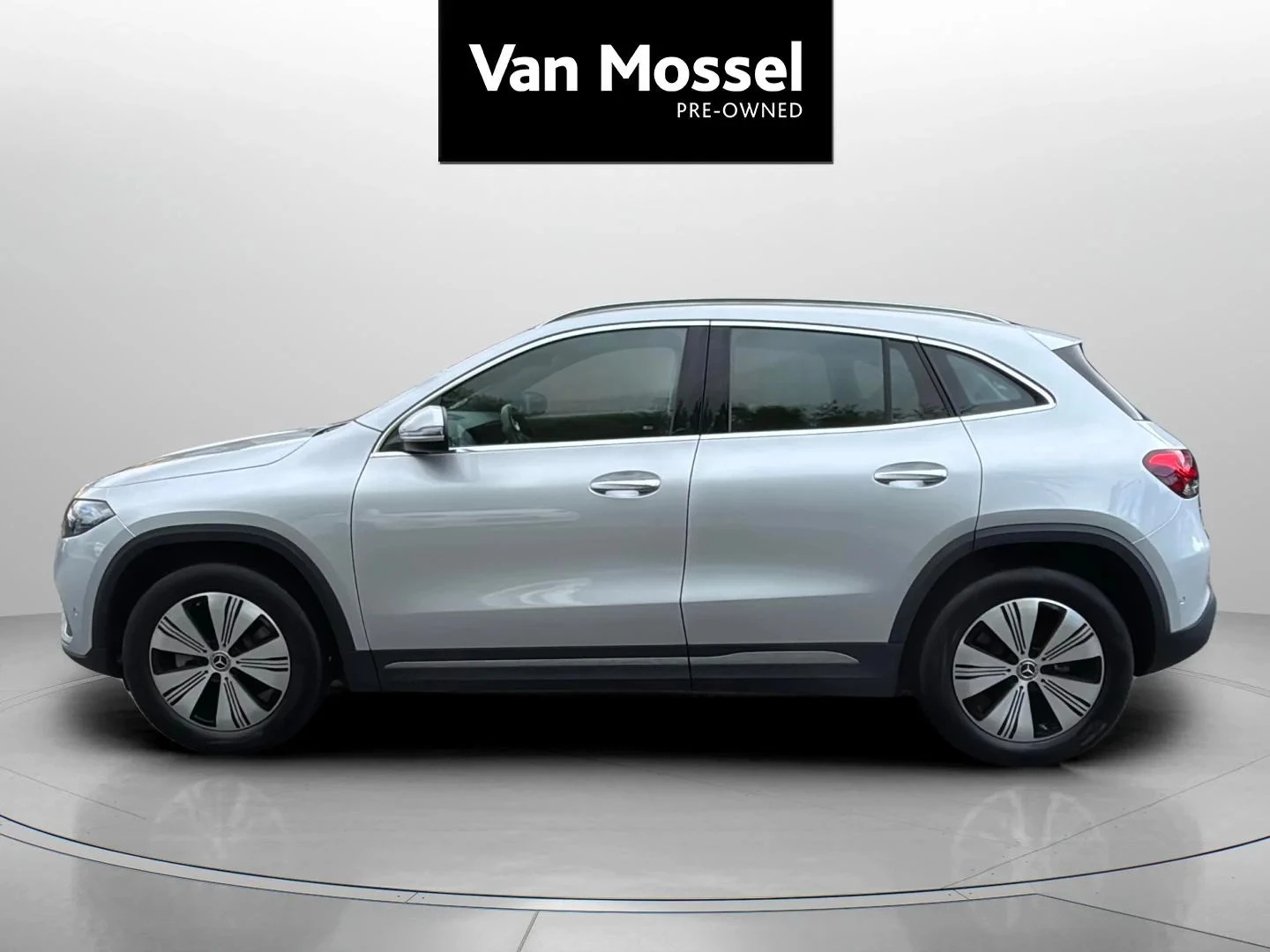 Mercedes-Benz-EQA-image-1