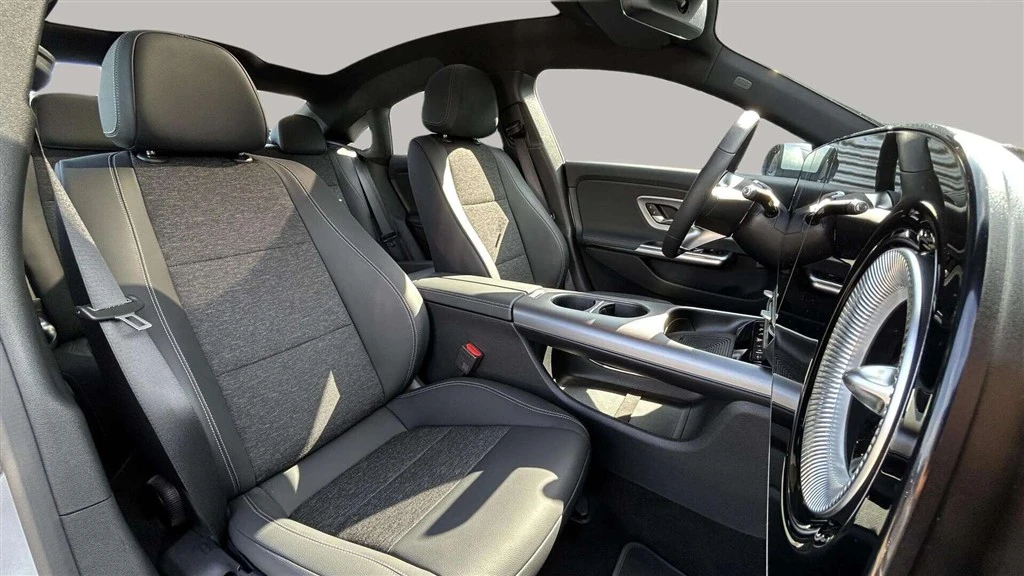 Mercedes-Benz-CLA-image-20