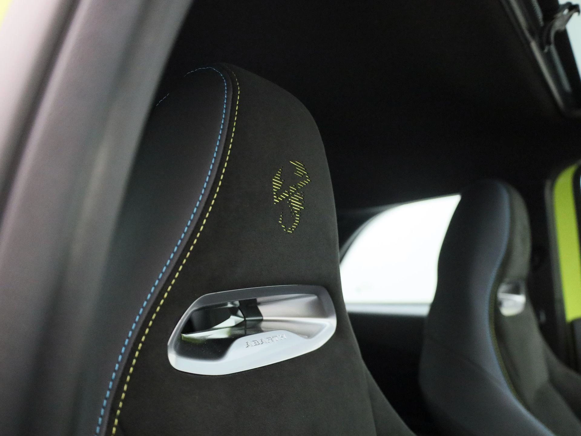 Abarth-500e-image-37