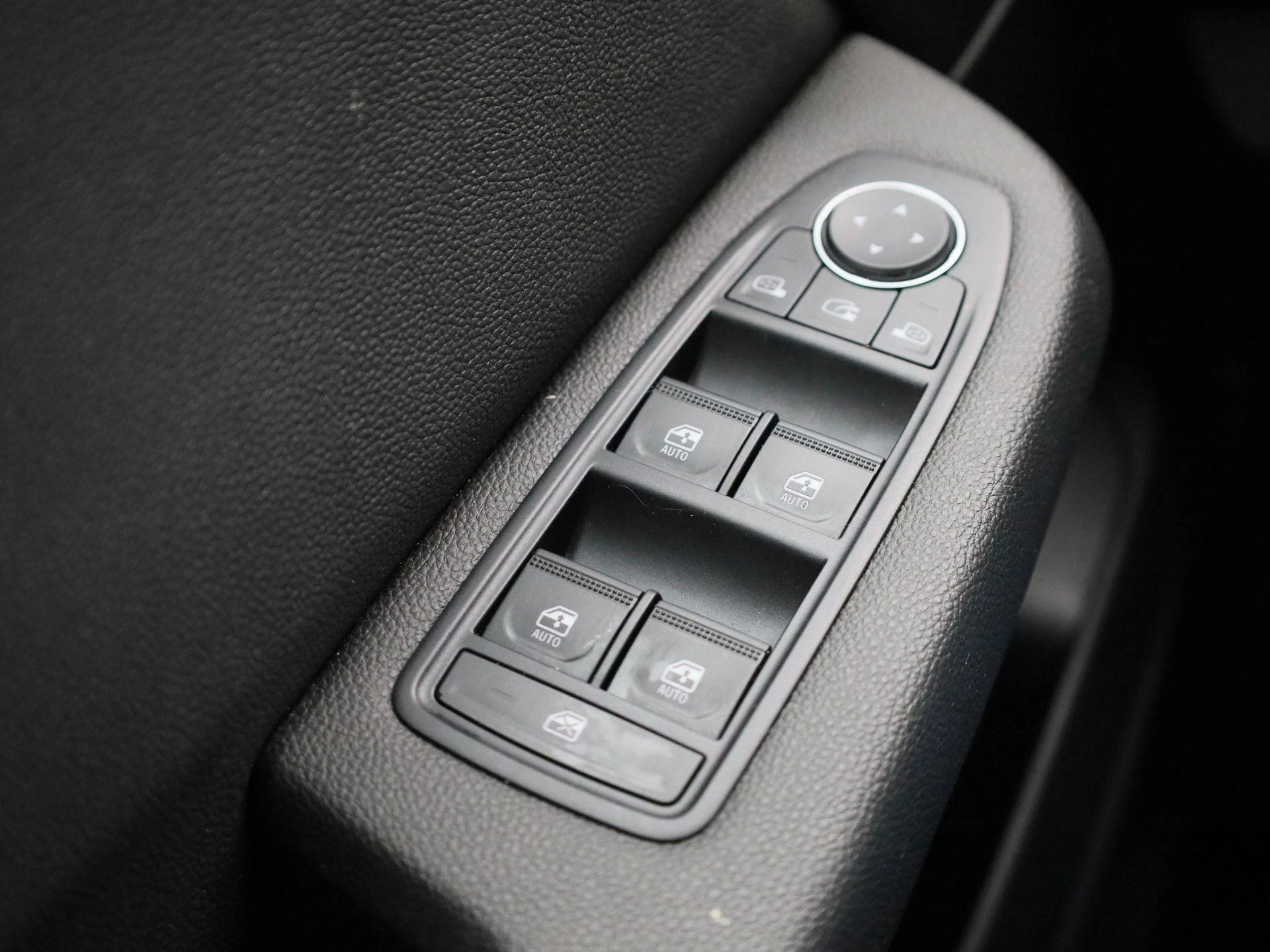Renault-Clio-image-26