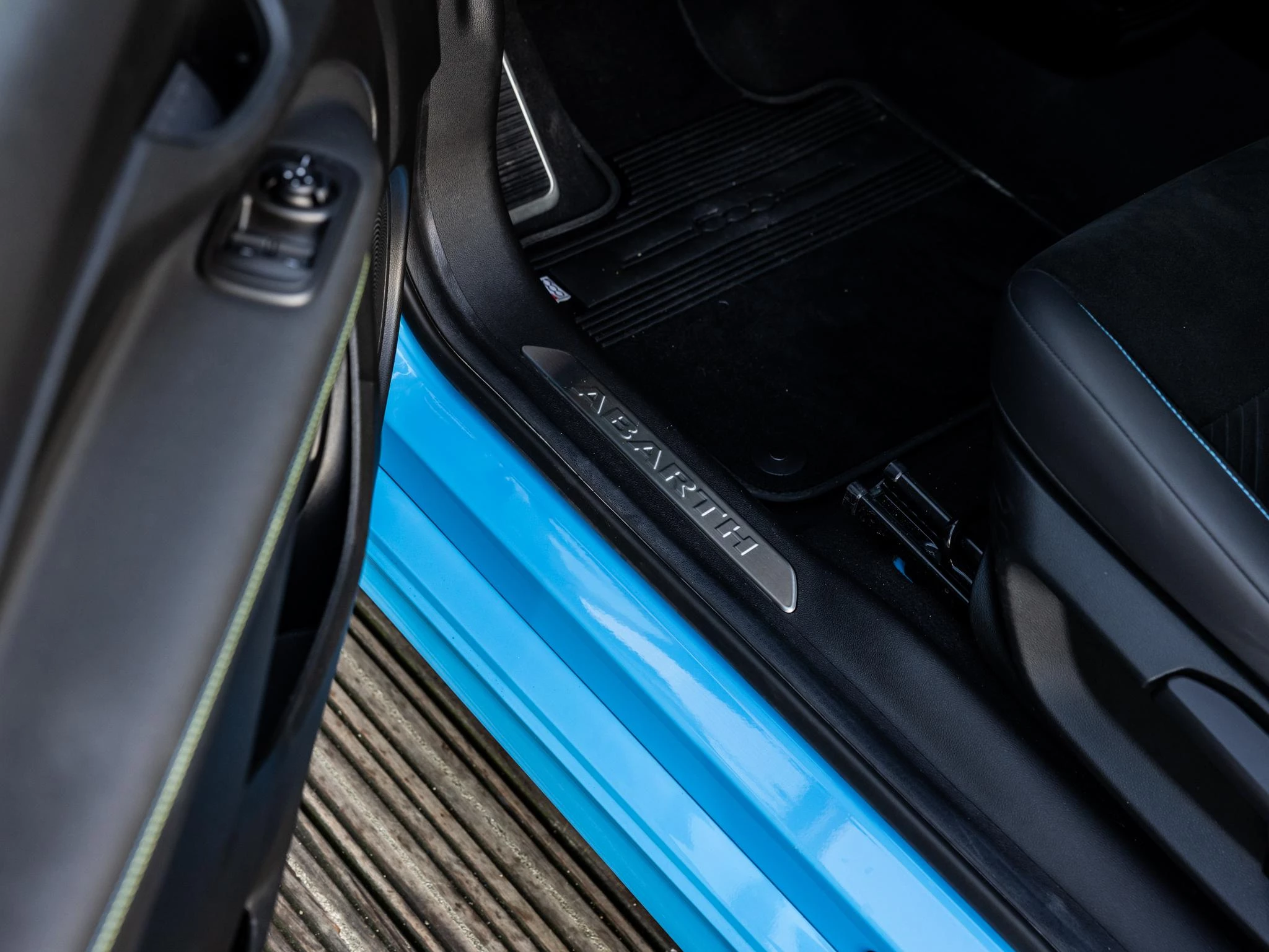 Abarth-500e-image-22