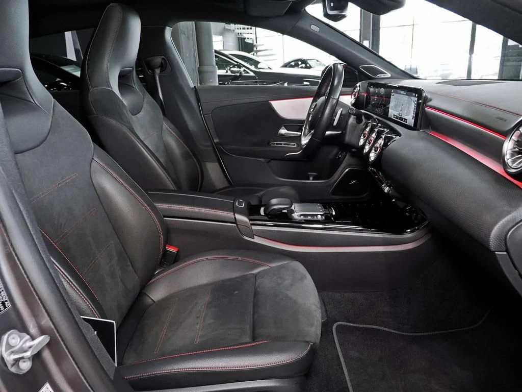 Mercedes-Benz-CLA 200-image-12