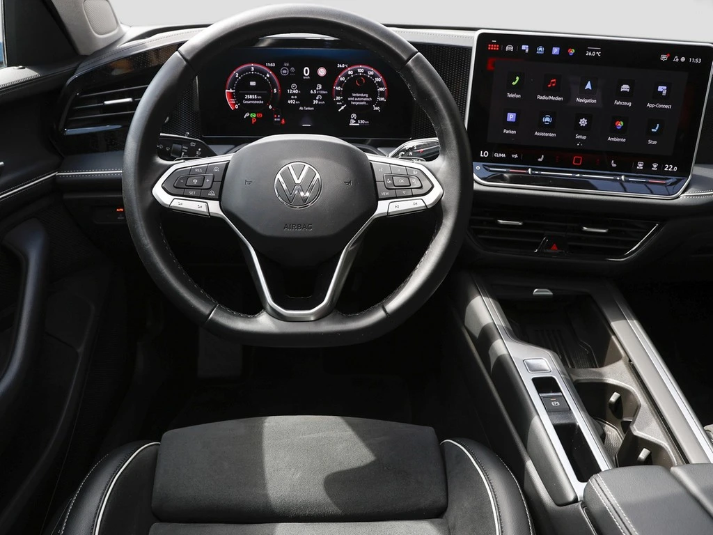 Volkswagen-Passat-image-12