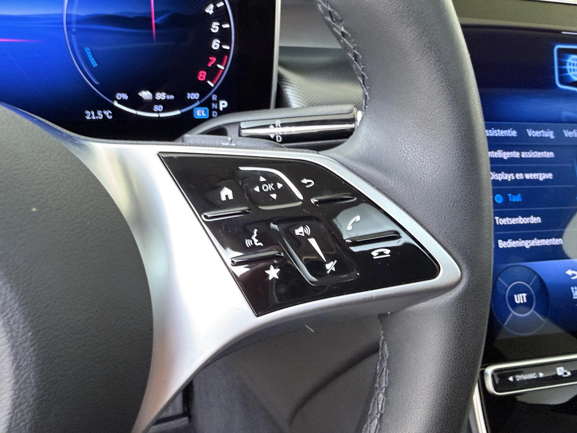 Mercedes-Benz-GLC-image-12