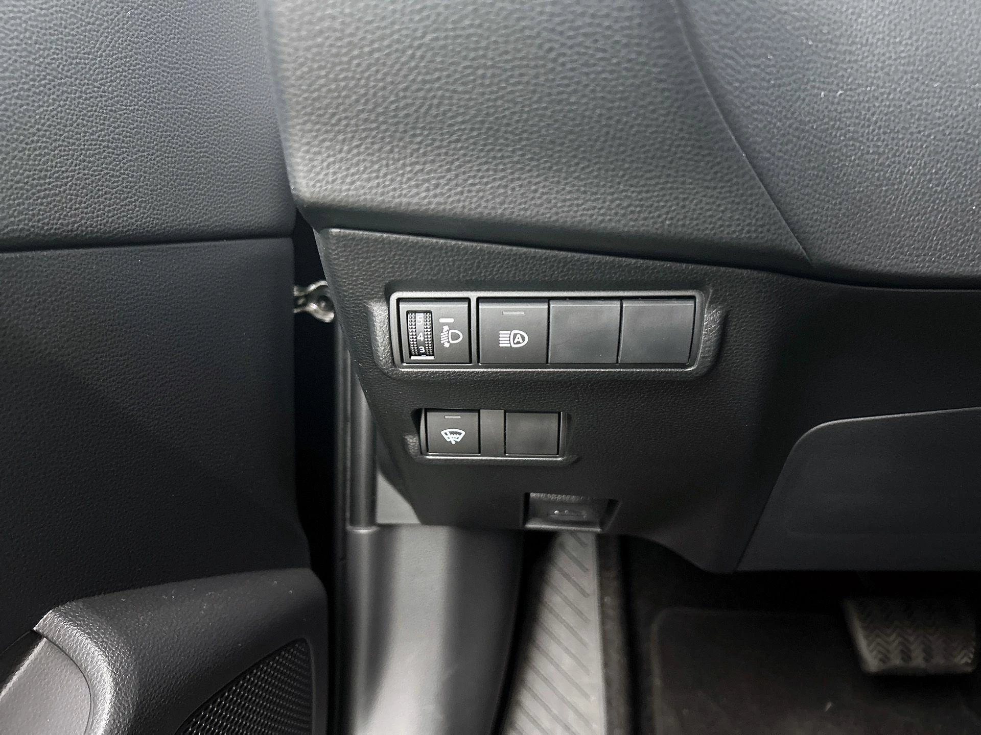 Toyota-Corolla Cross-image-24