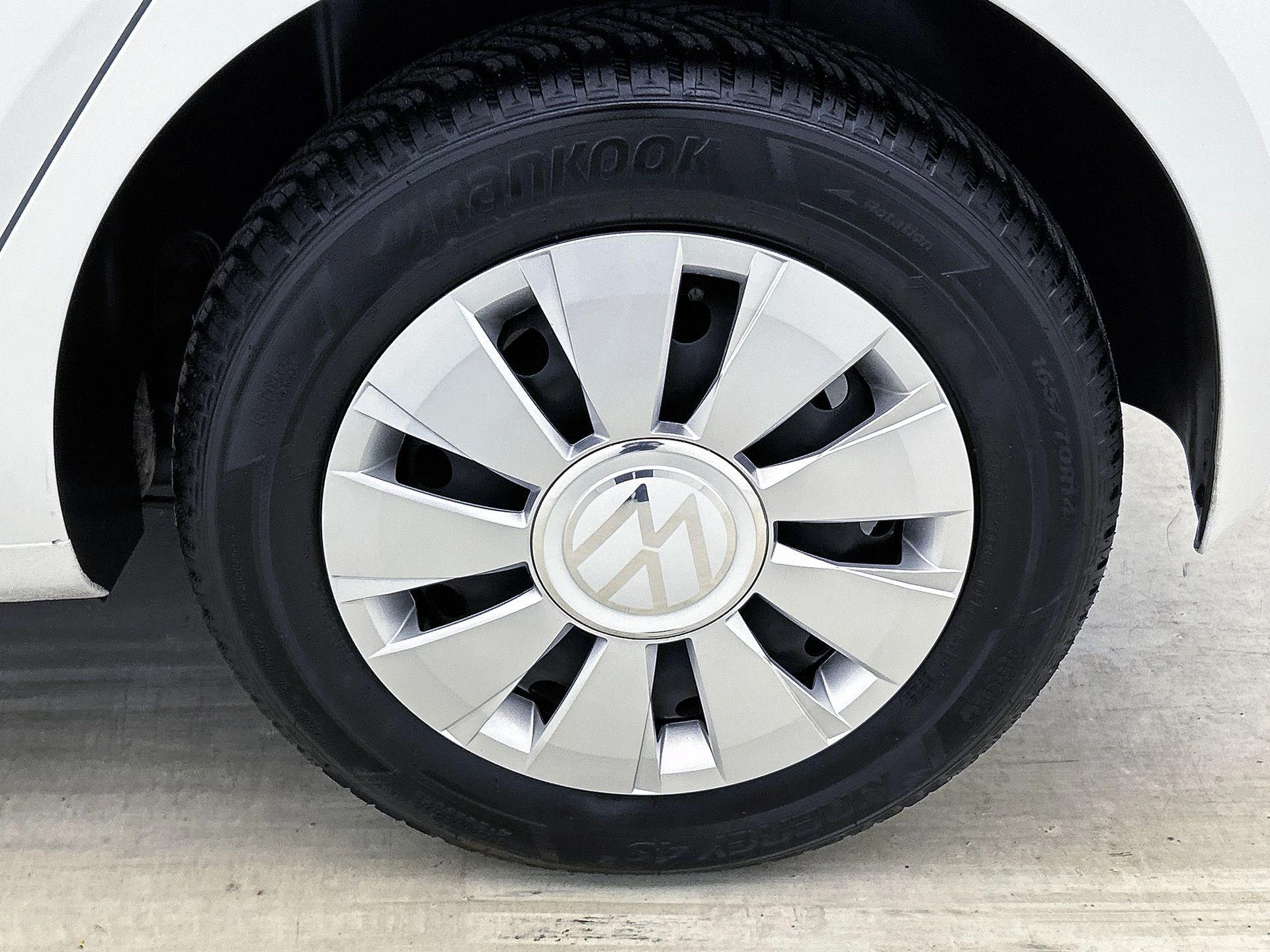 Volkswagen-up!-image-29