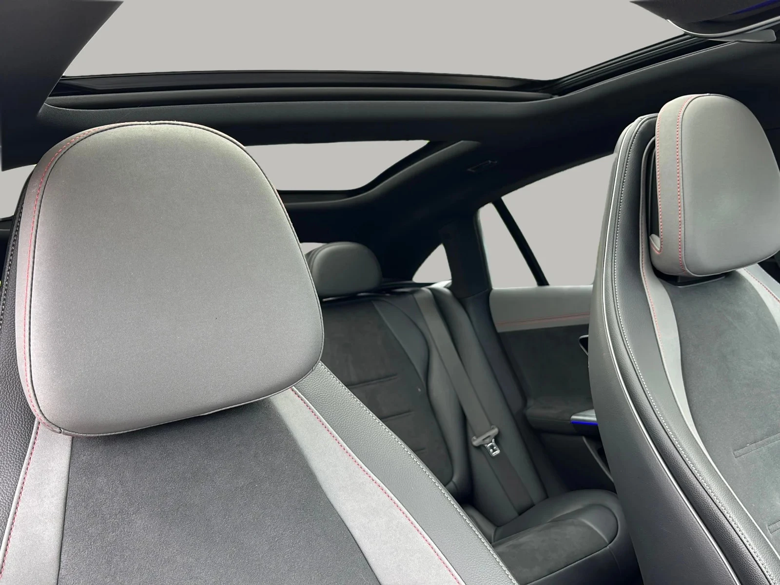 Mercedes-Benz-EQE-image-9