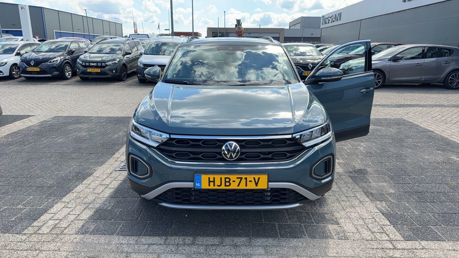 Volkswagen-T-Roc-image-3