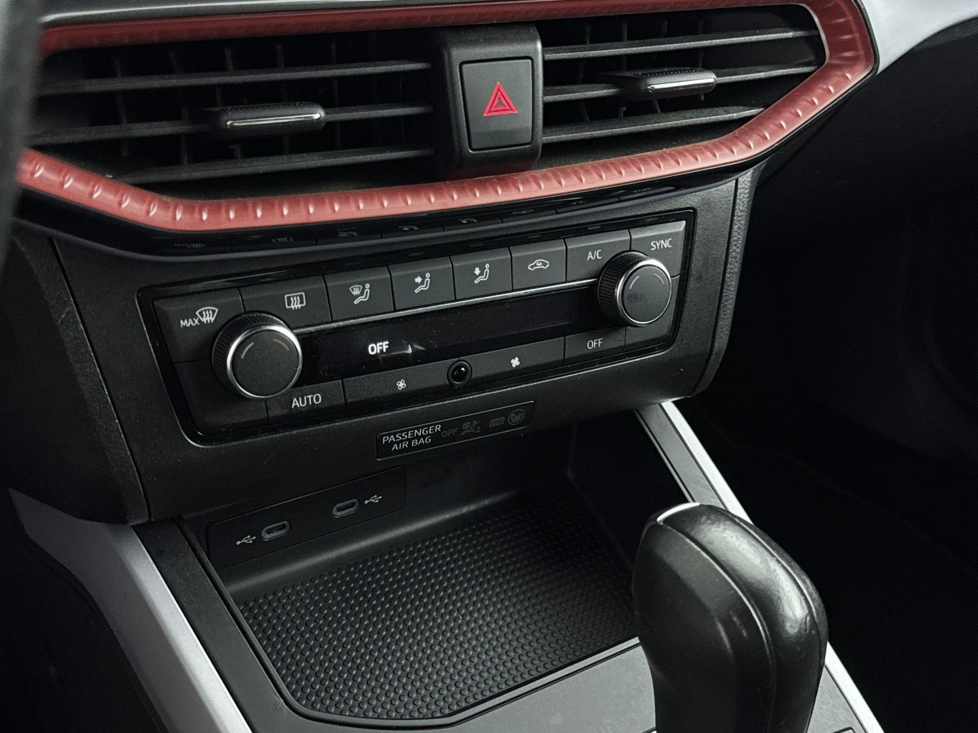 SEAT-Arona-image-23