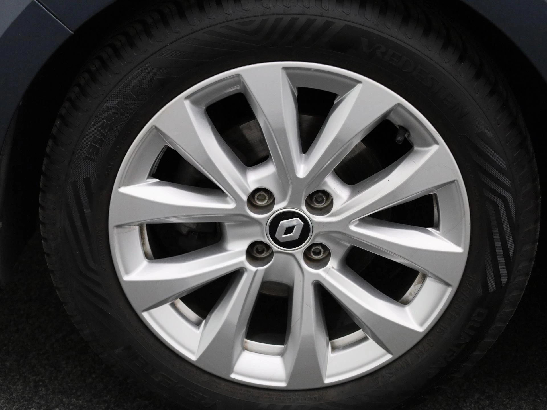 Renault-Clio-image-11