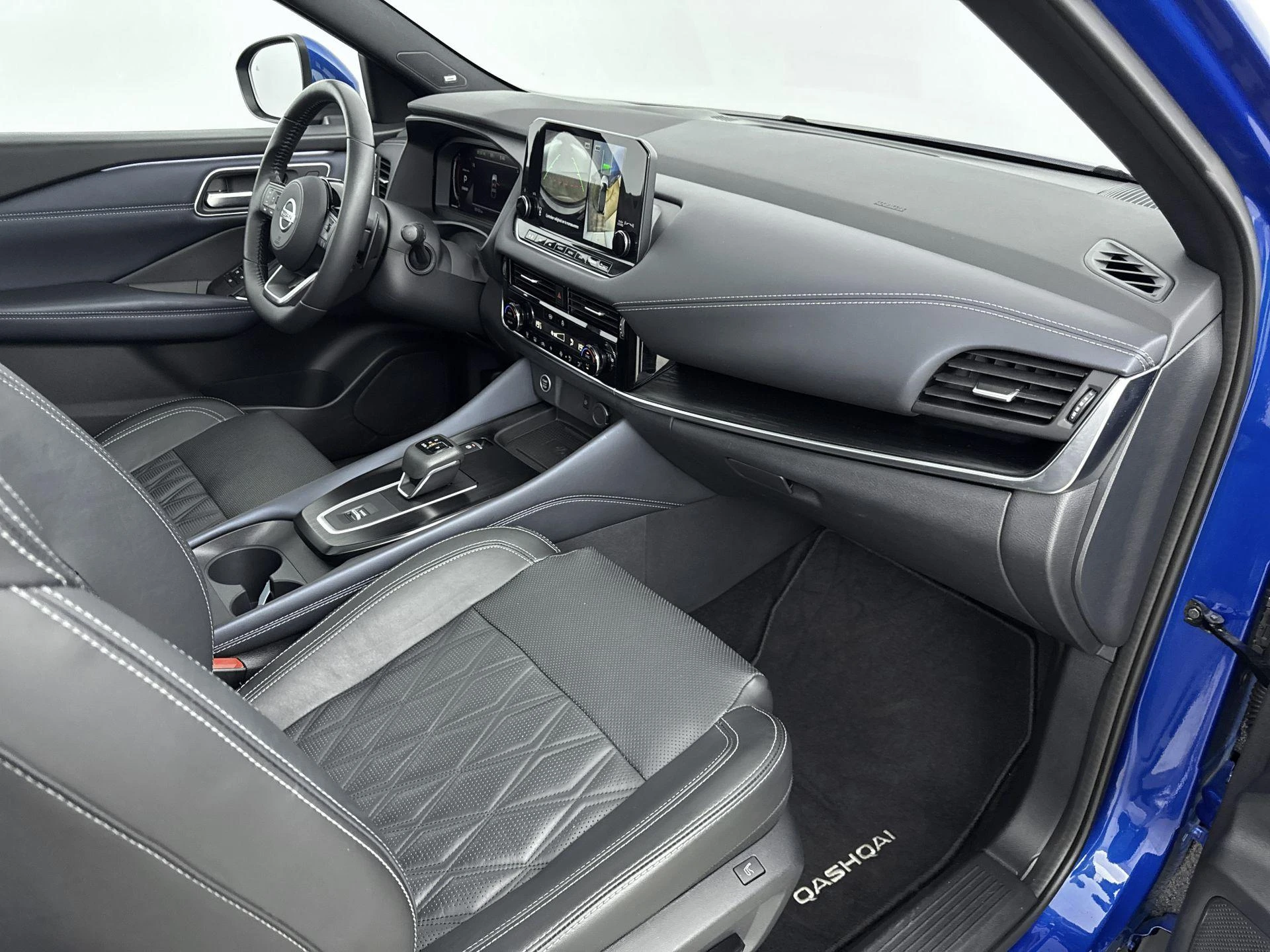 Nissan-QASHQAI-image-17