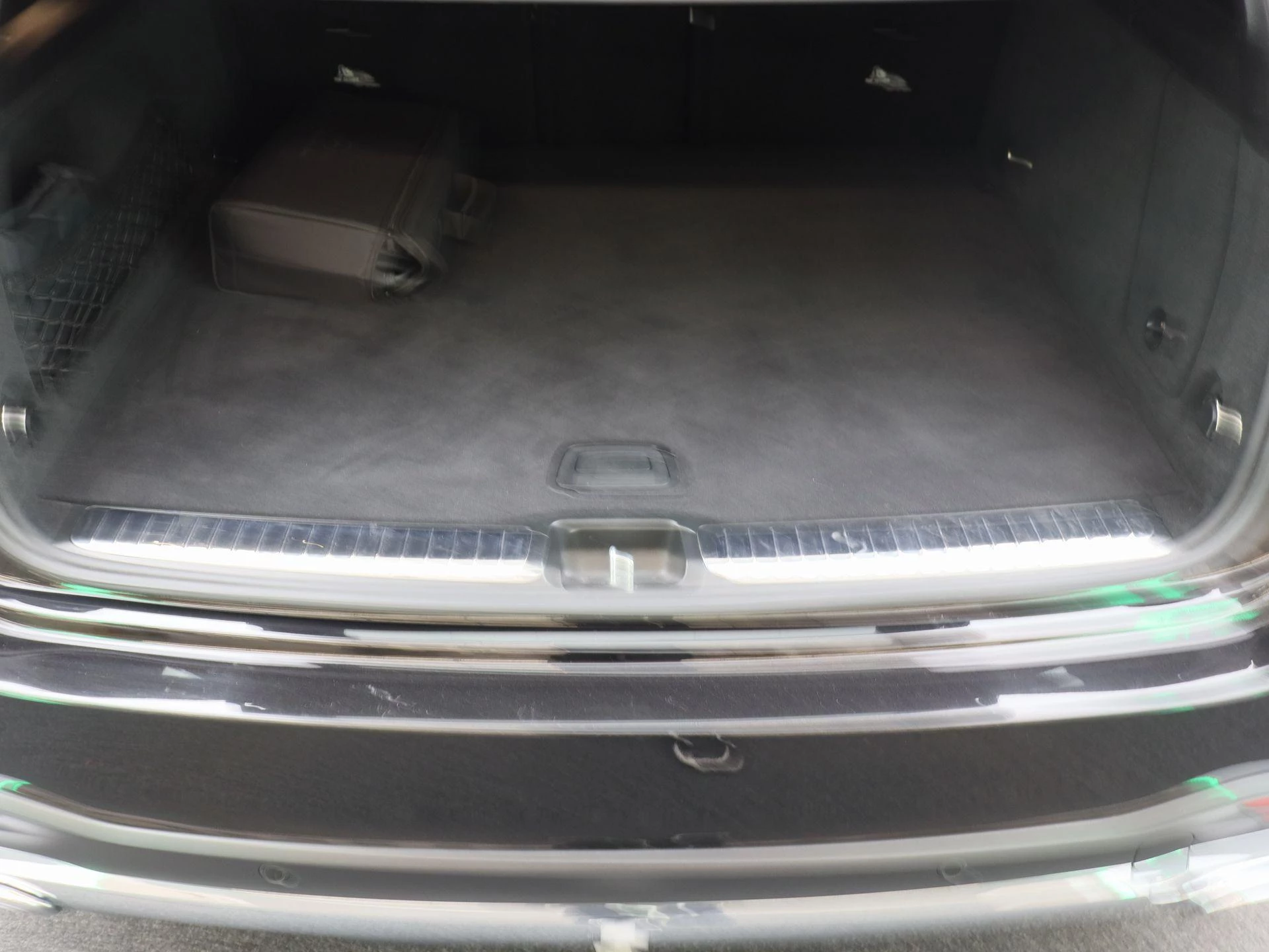 Mercedes-Benz GLE 300 d 4MATIC AMG LINE + AIRMATIC + TREKHAAK 3.5 TON + BURMESTER + PANO +