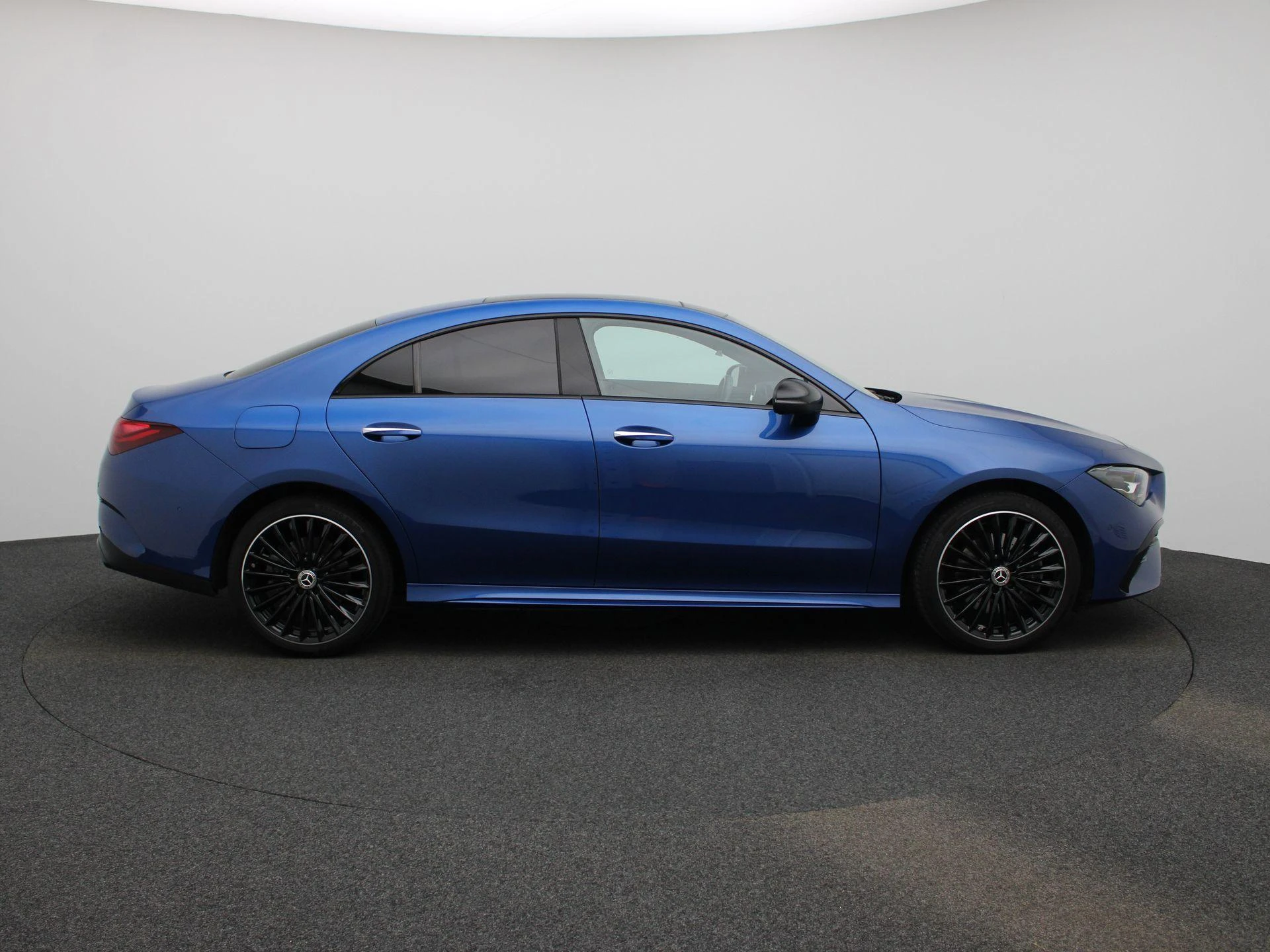 Mercedes-Benz-CLA-image-5