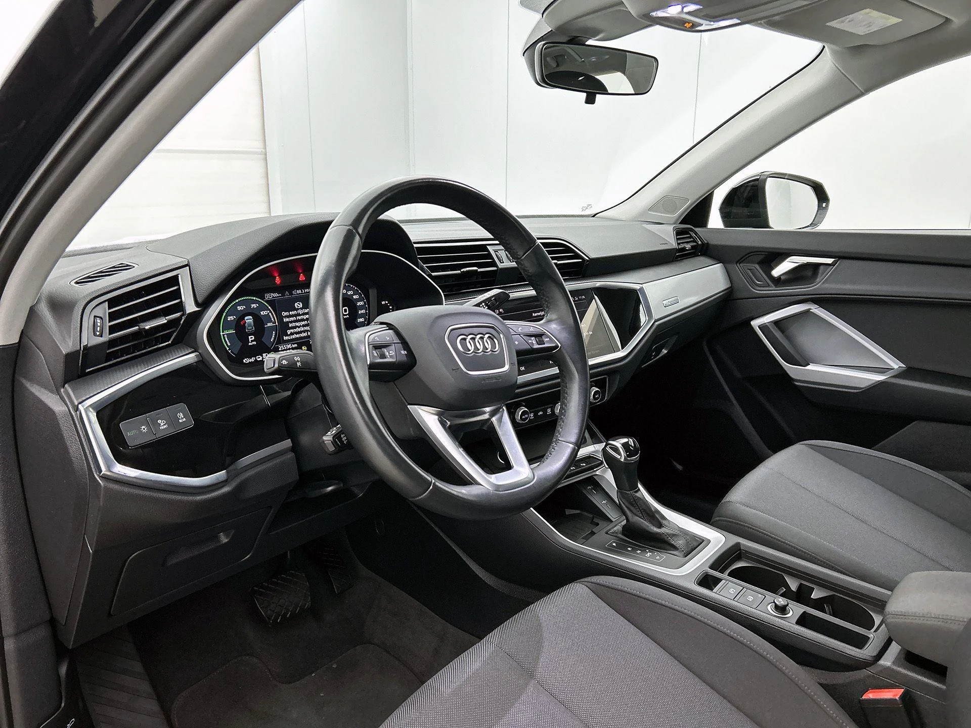 Audi-Q3-image-16