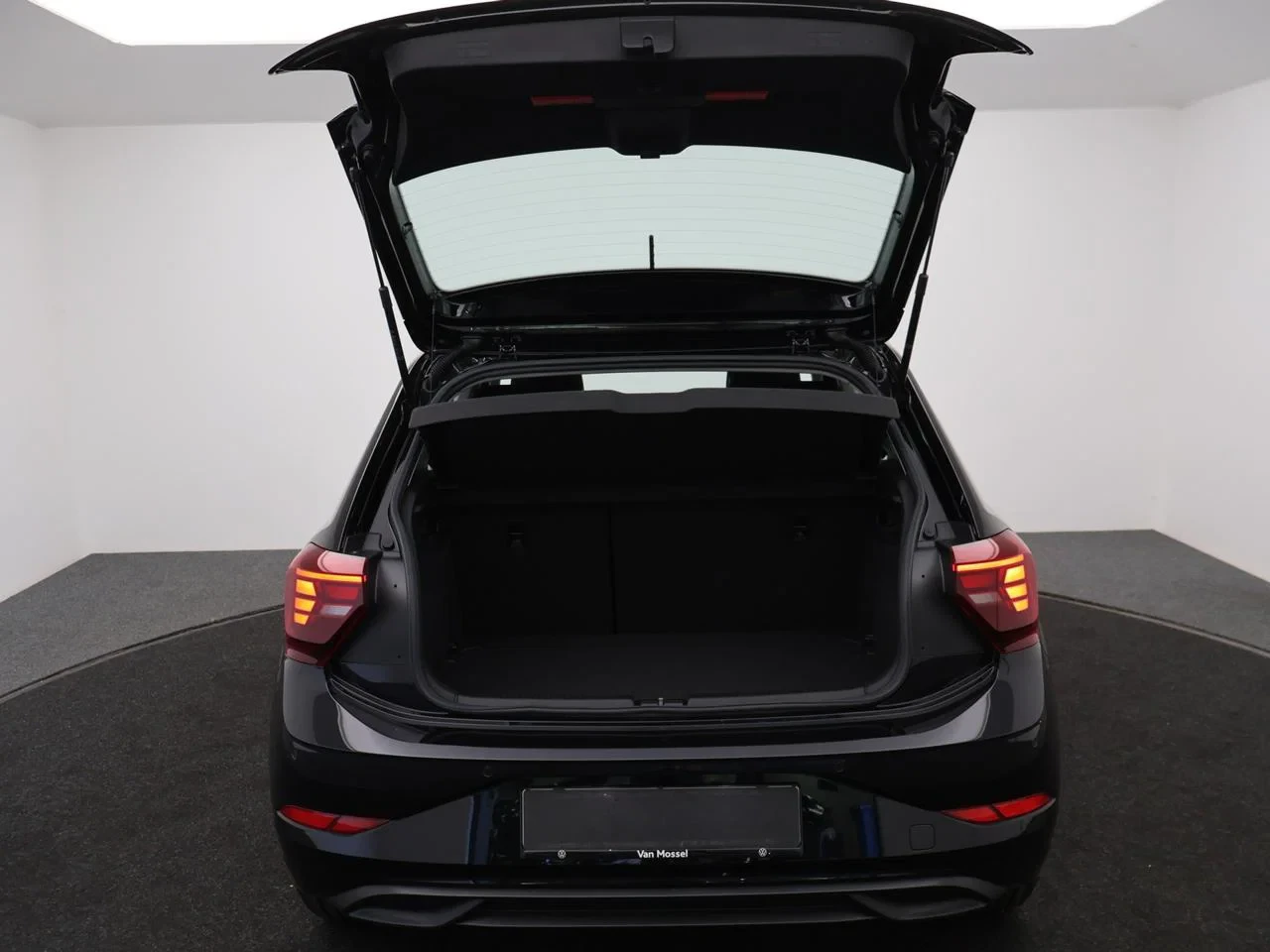 Volkswagen-Polo-image-15