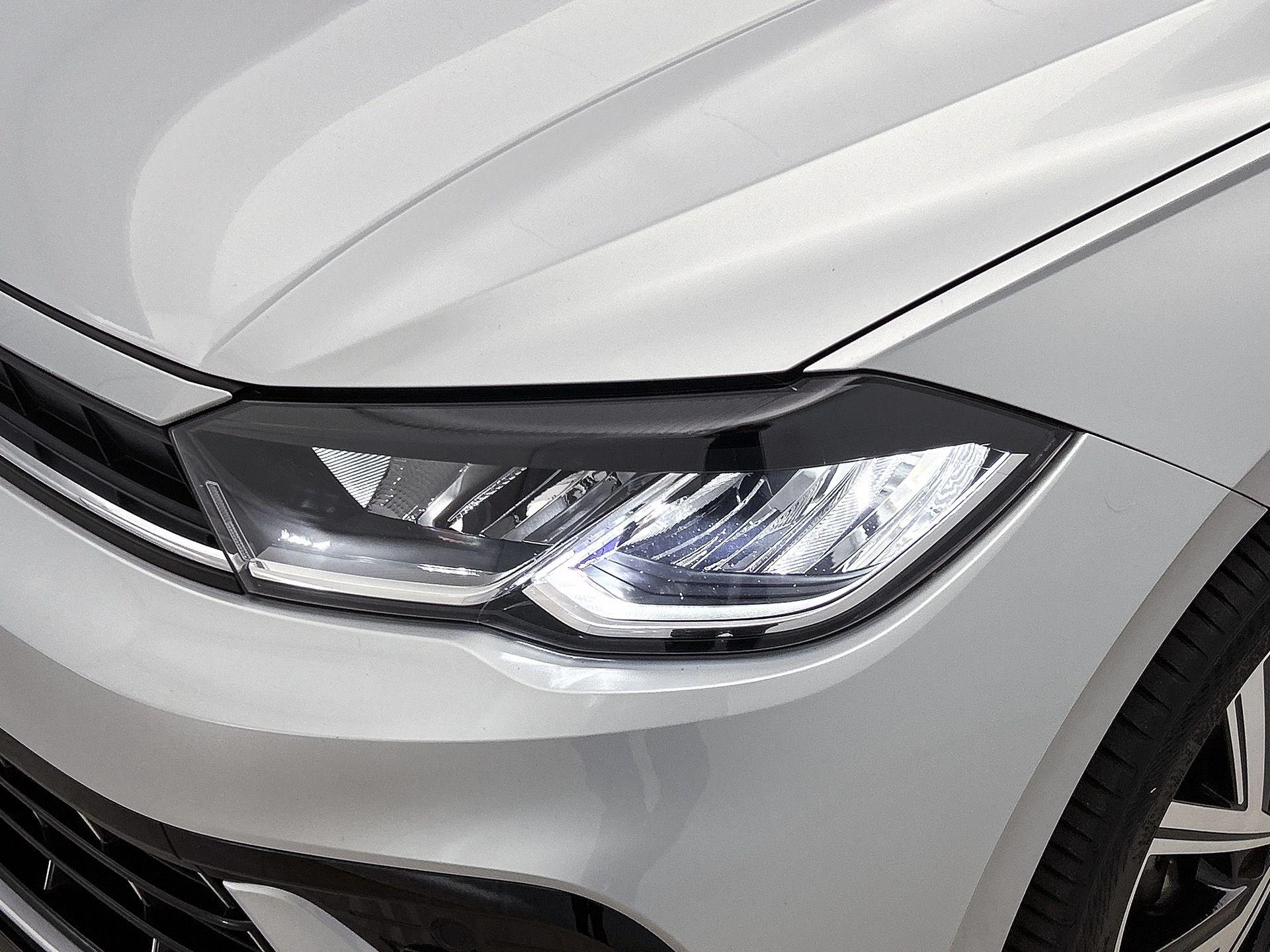Volkswagen-Polo-image-8