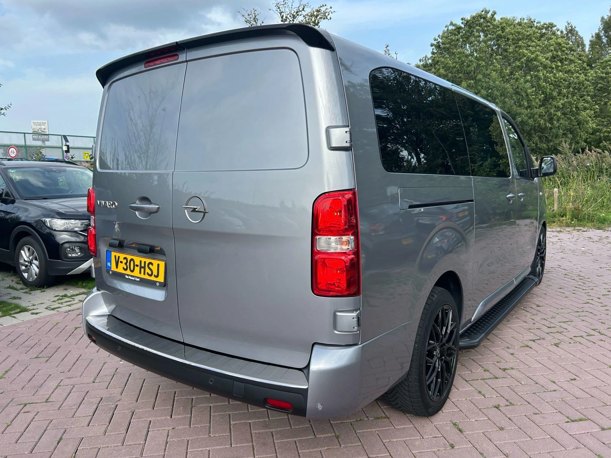Opel-Vivaro-image-3