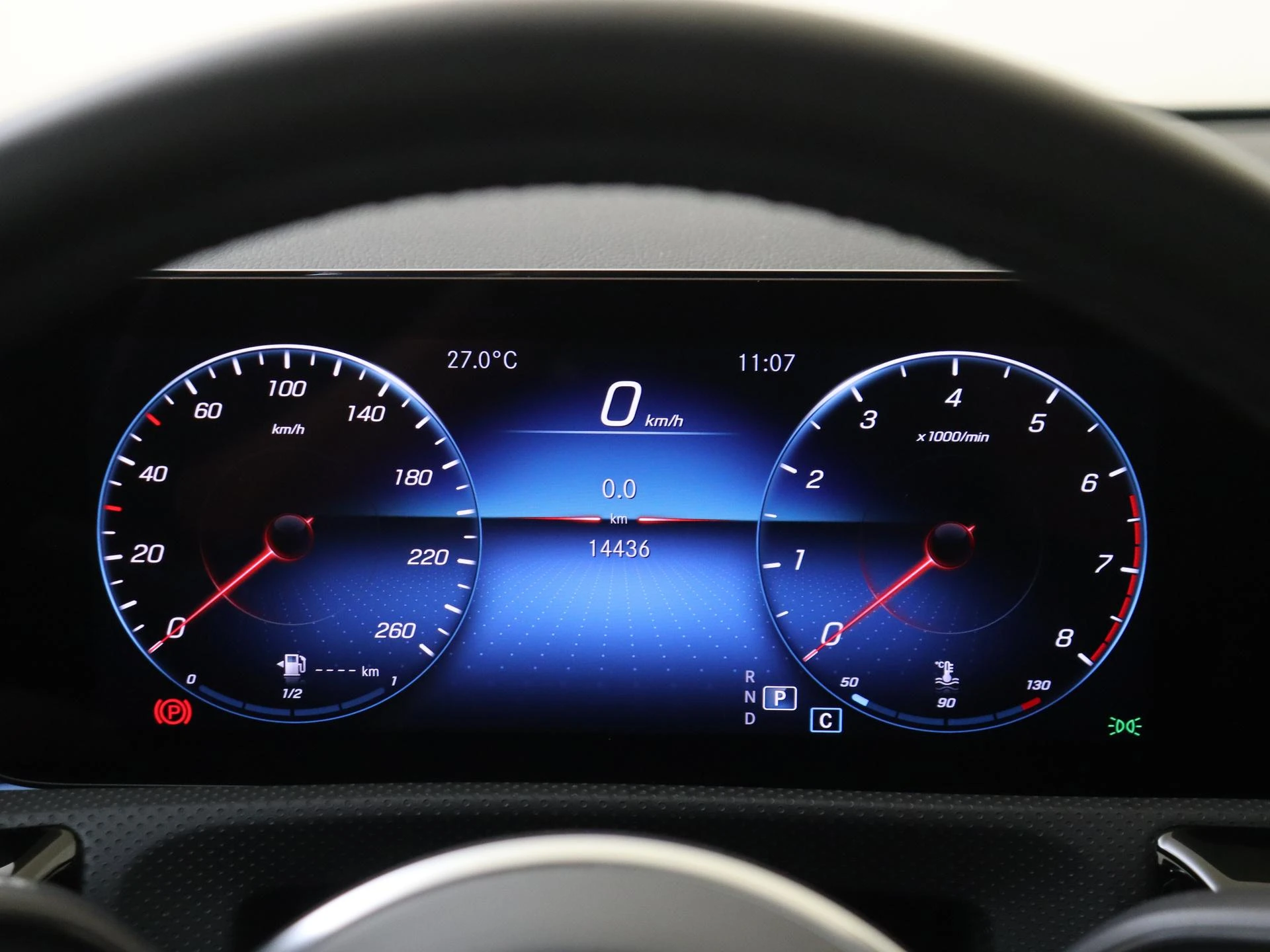 Mercedes-Benz-CLA-image-11