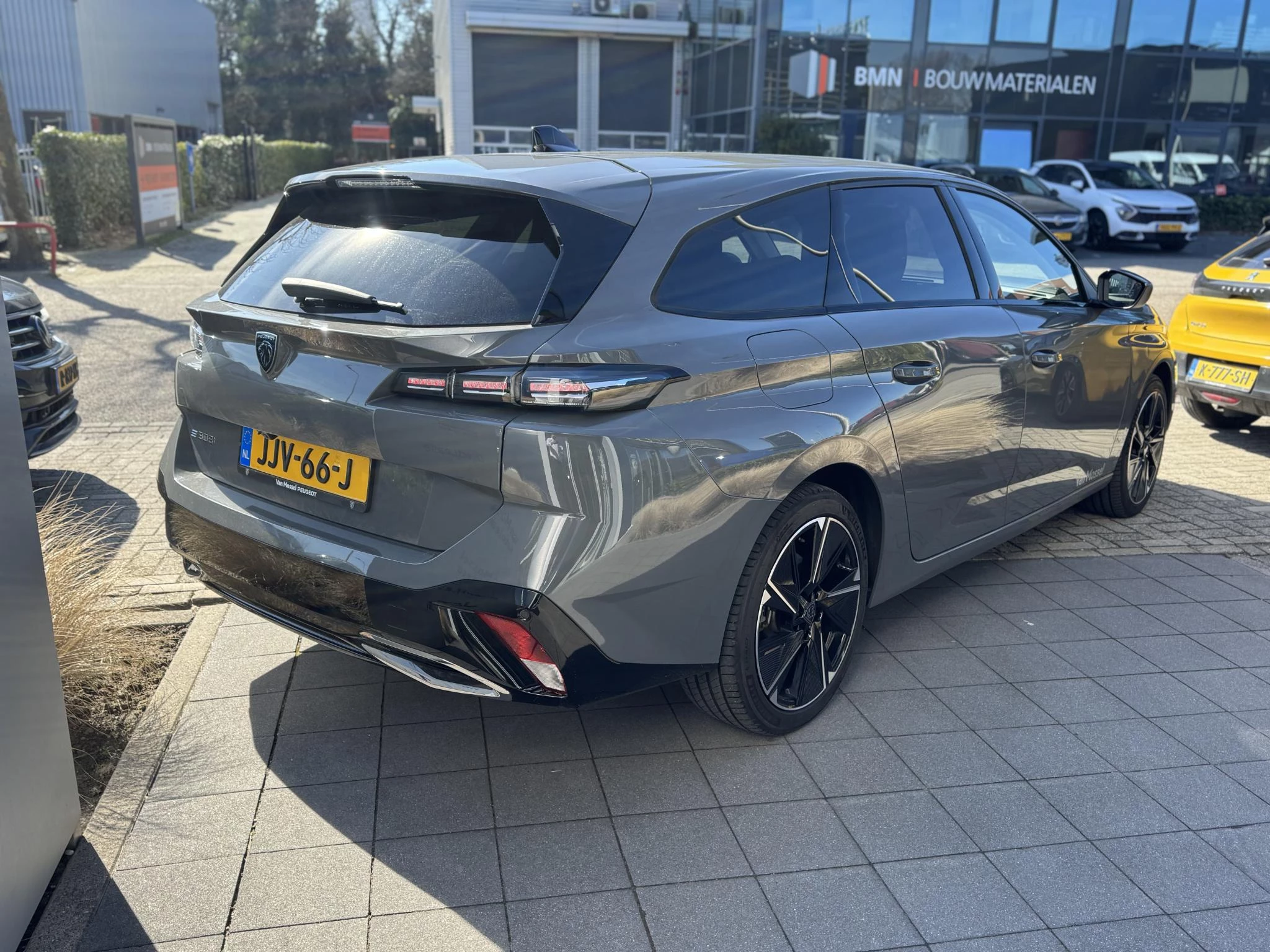 Peugeot-e-308-image-4