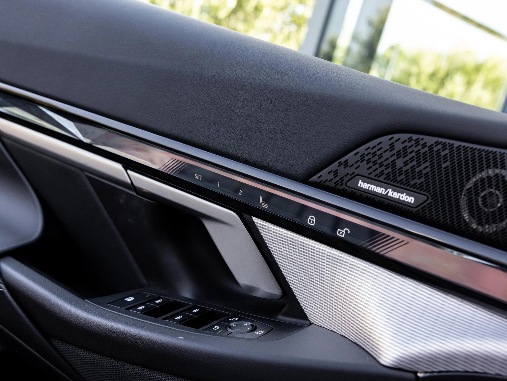 BMW-i5-image-27