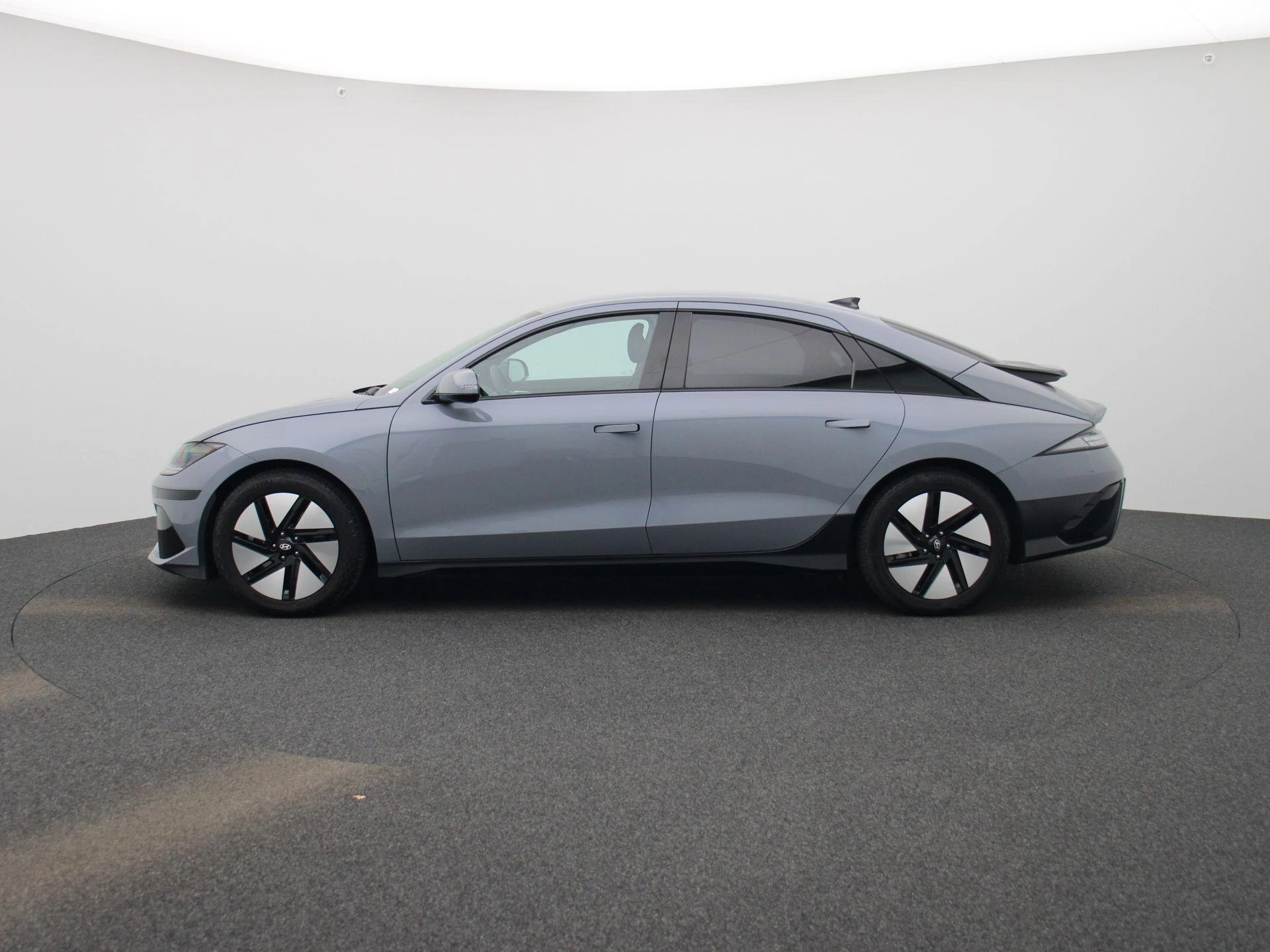 Hyundai-IONIQ 6-image-3