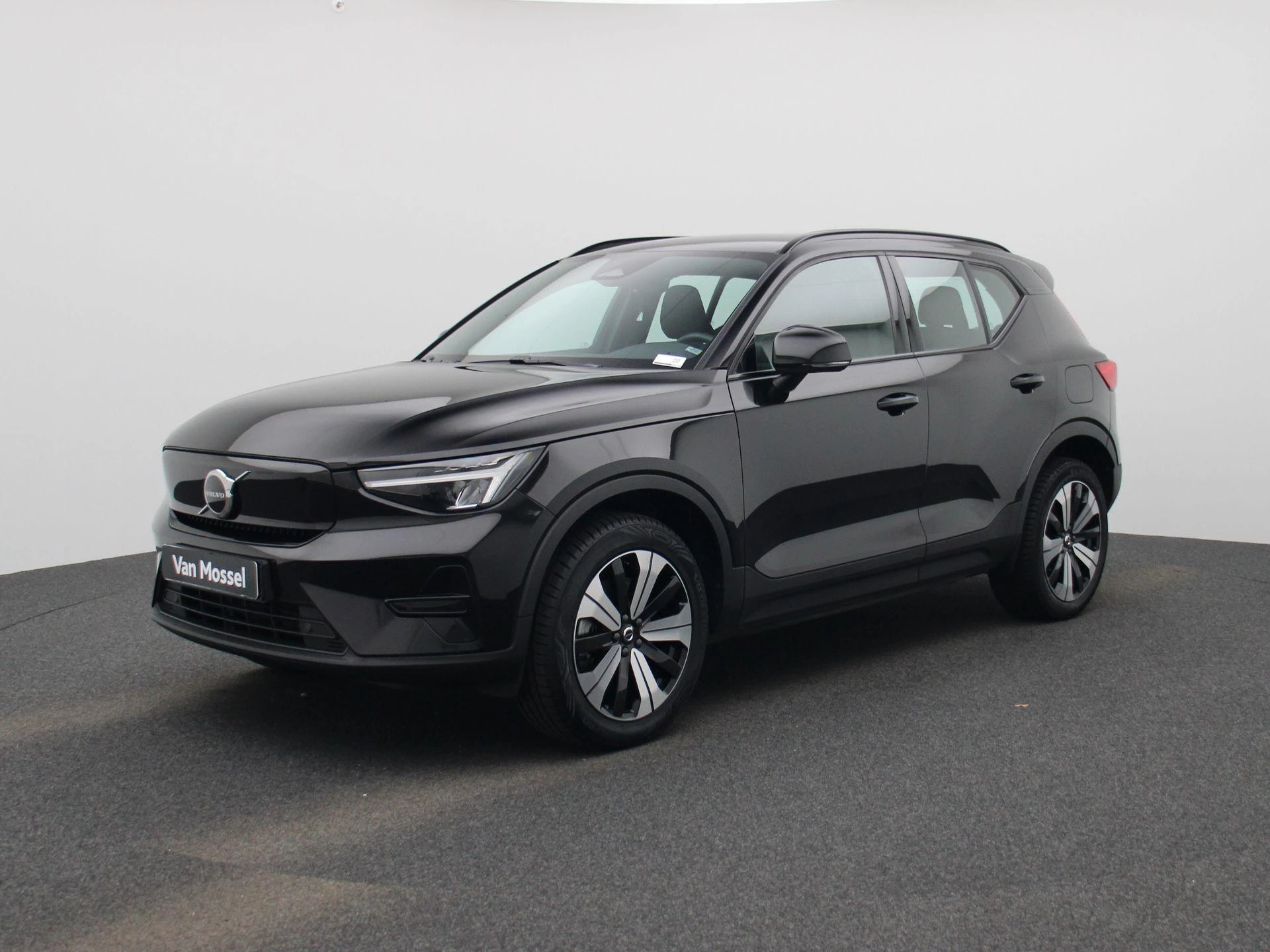 Volvo-XC40-image-0