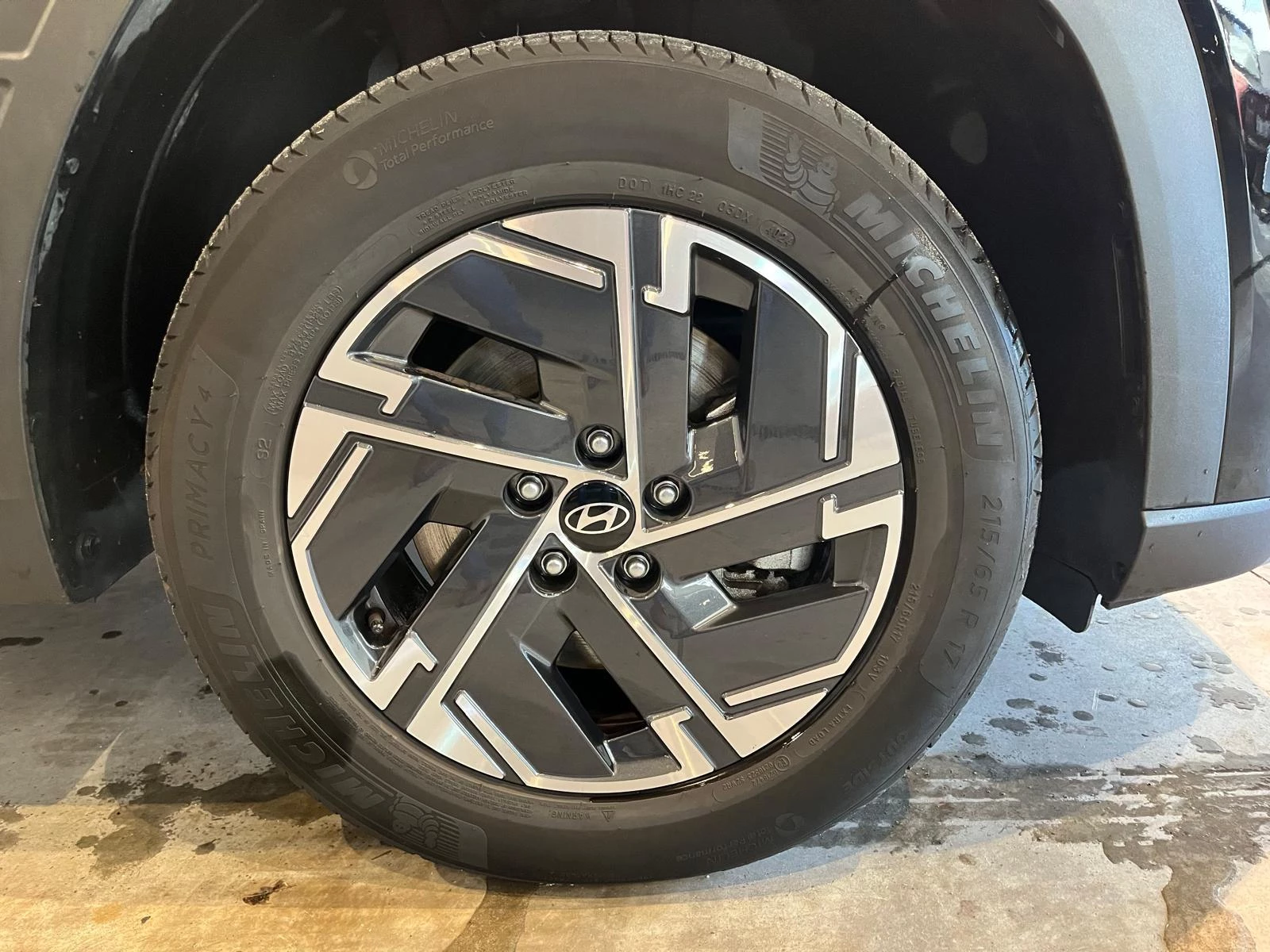 Hyundai-Tucson Hybrid-image-4