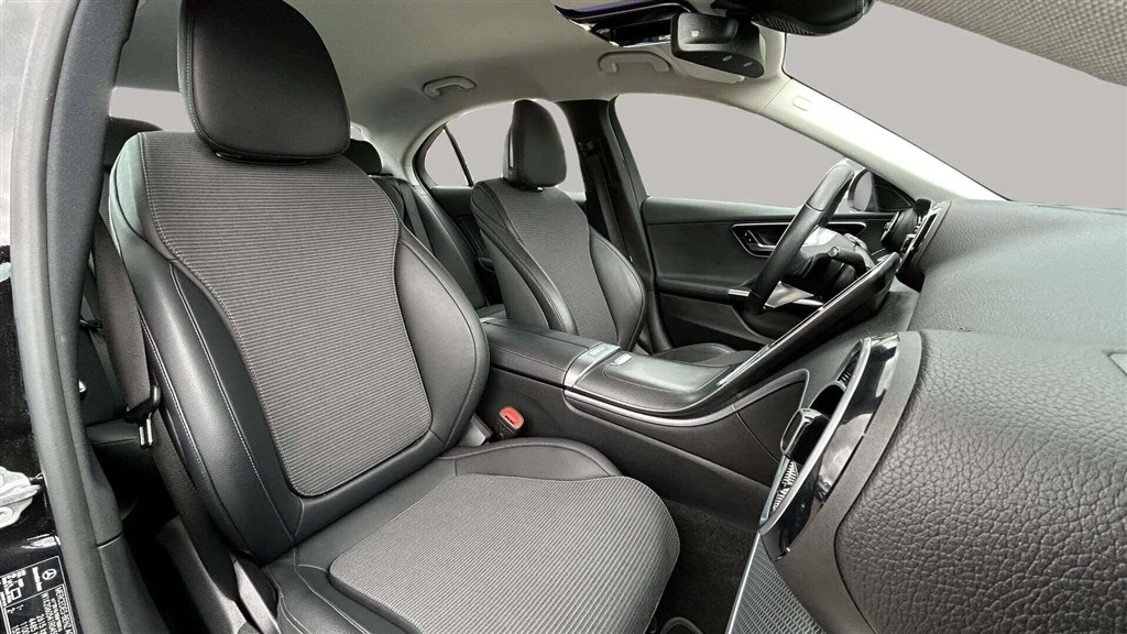 Mercedes-Benz-C-Klasse-image-21