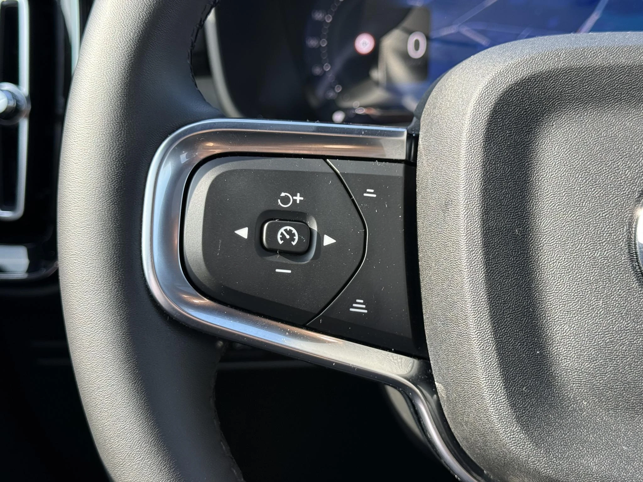 Volvo-XC40-image-23