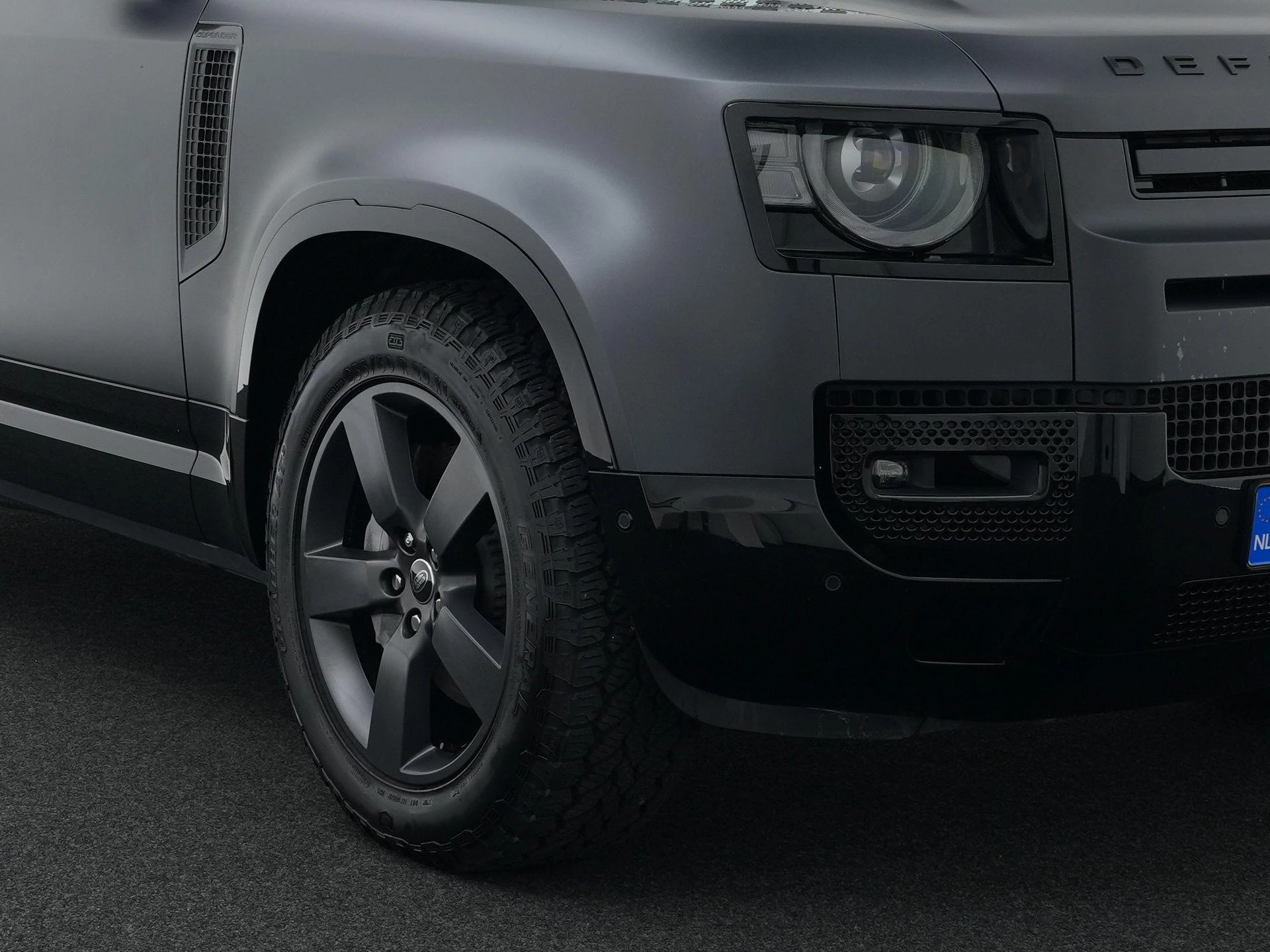 Land Rover-Defender-image-10