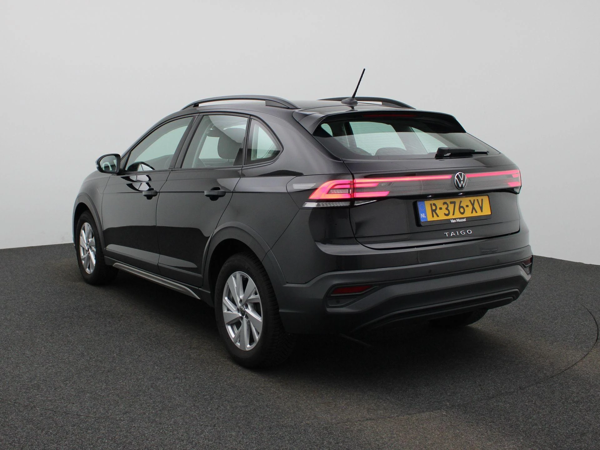 Volkswagen-Taigo-image-1