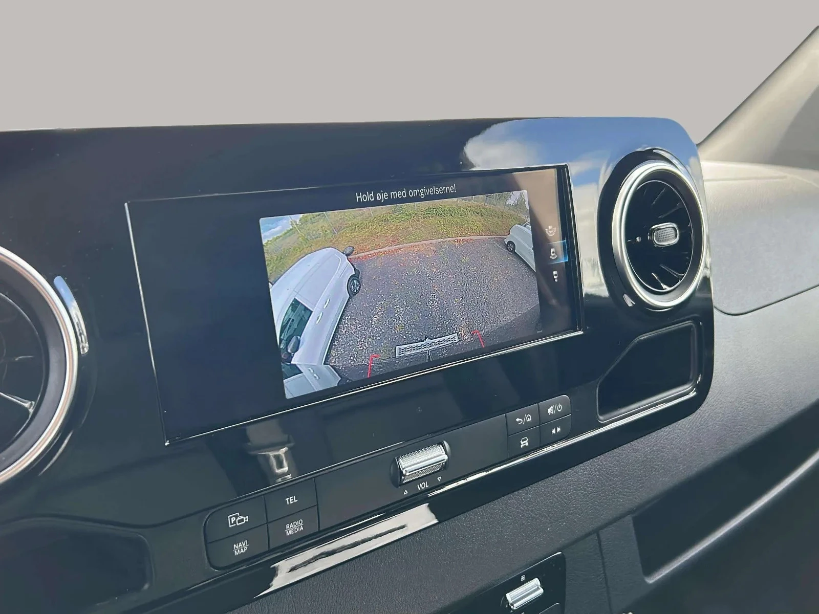 Mercedes-Benz-Sprinter-image-14